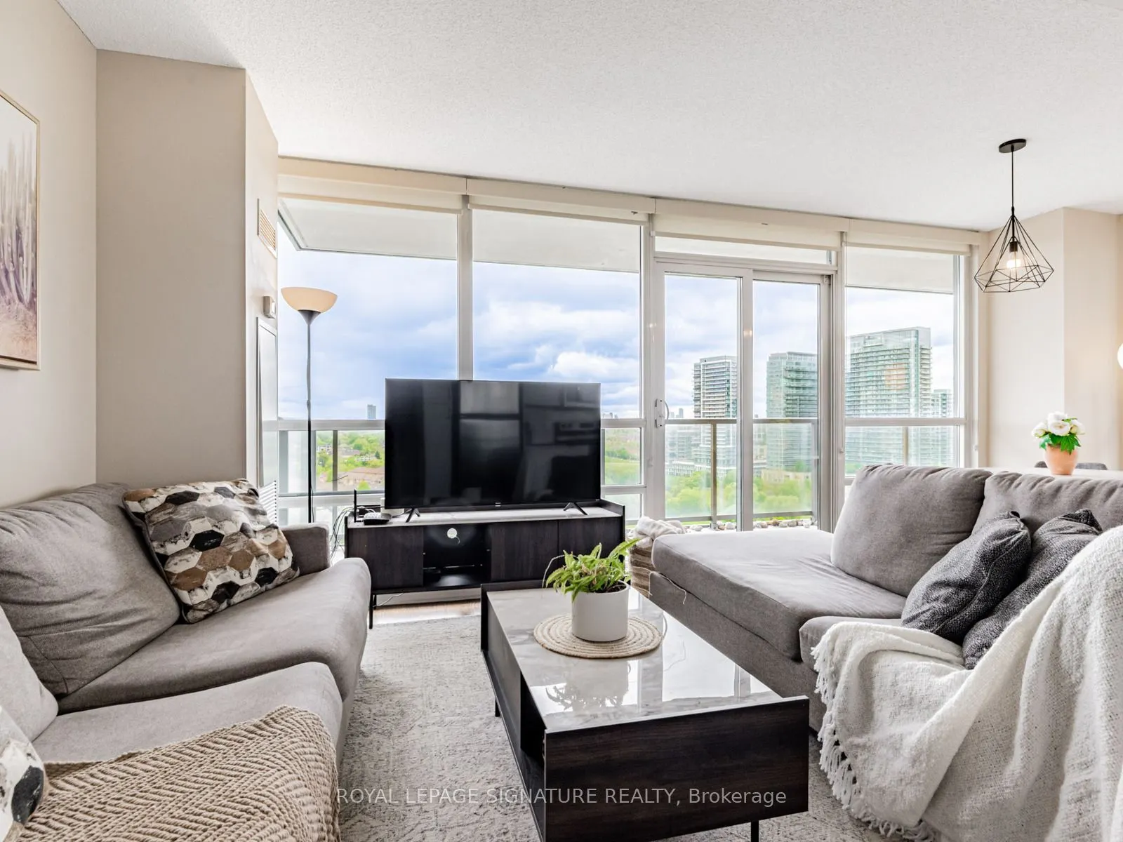 15 Legion Road, #1804