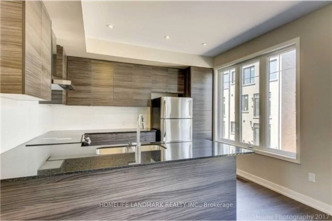 302 Squire Crescent