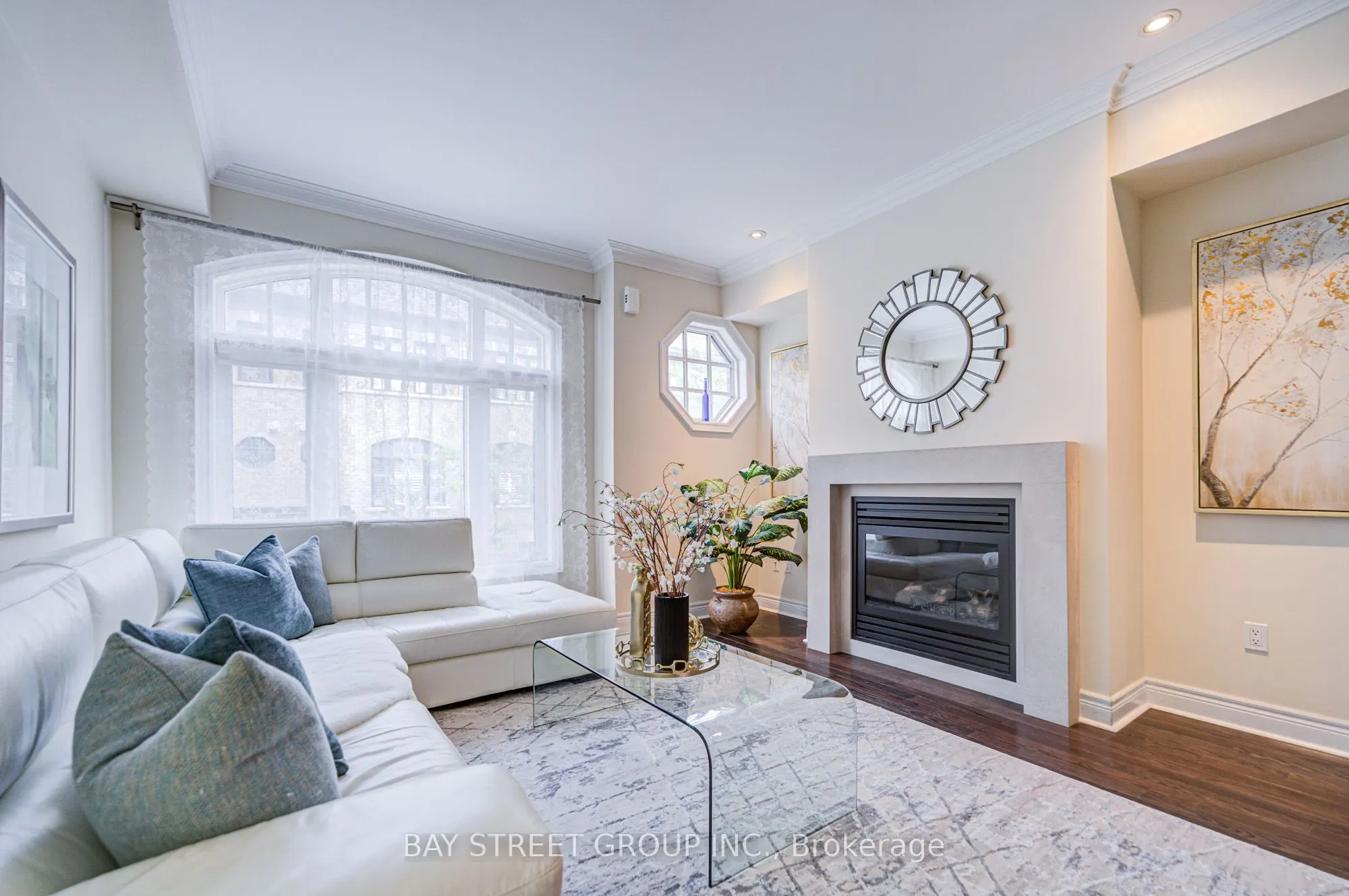 37 Lobo Mews