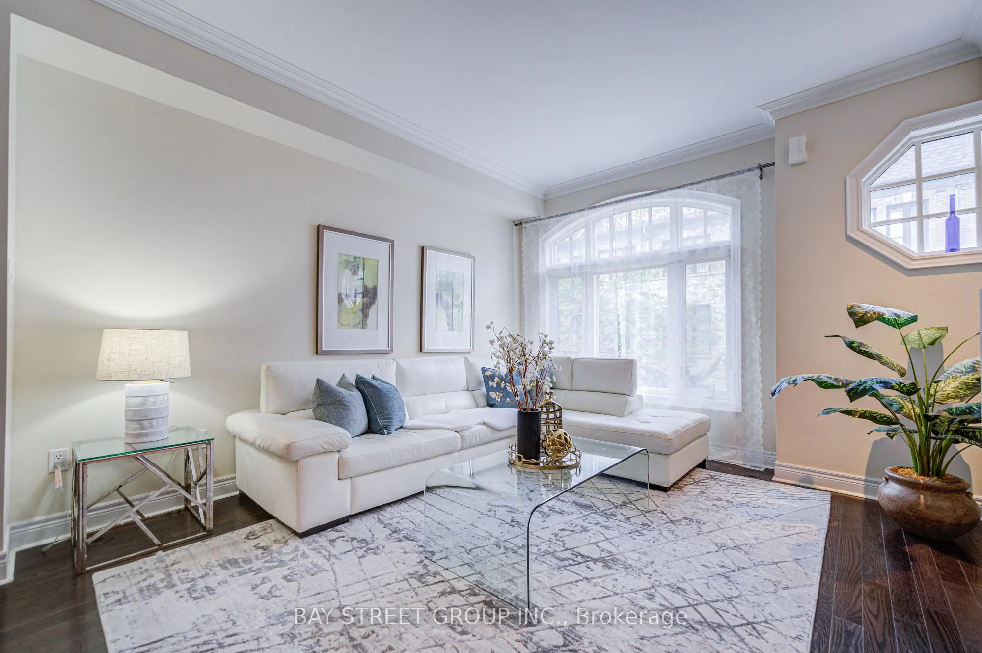 37 Lobo Mews