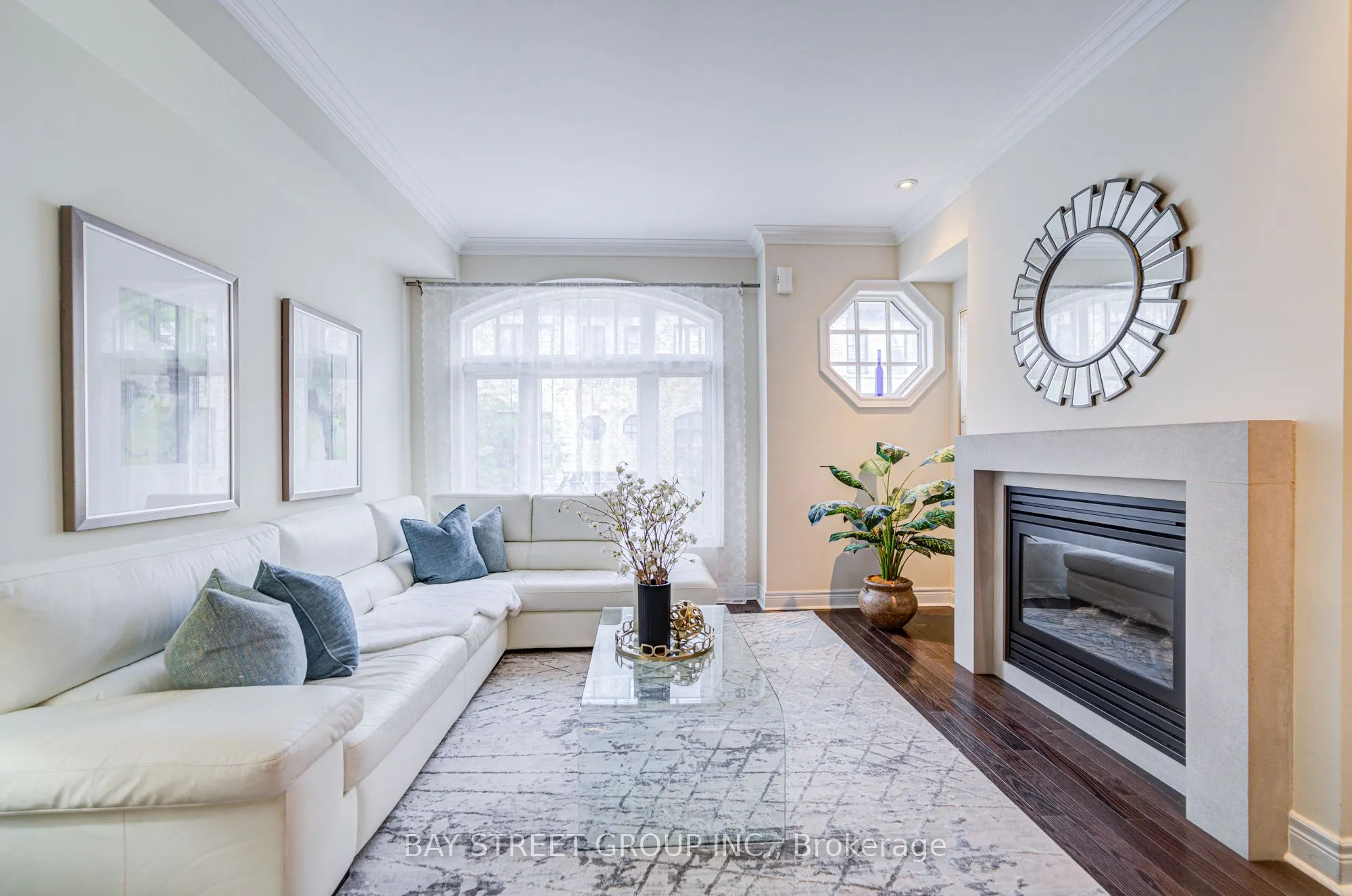 37 Lobo Mews