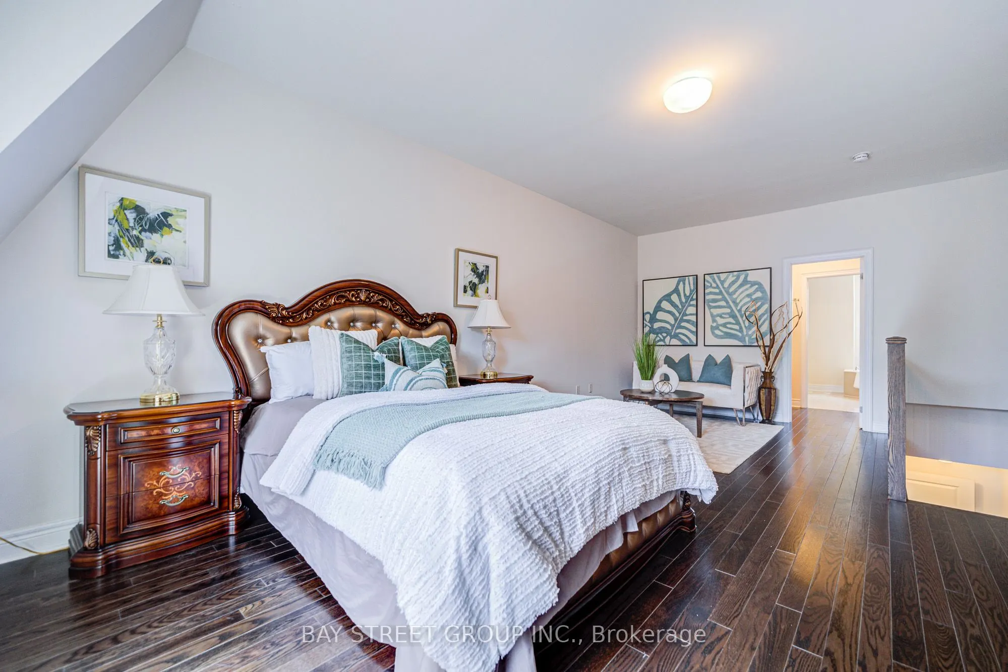 37 Lobo Mews