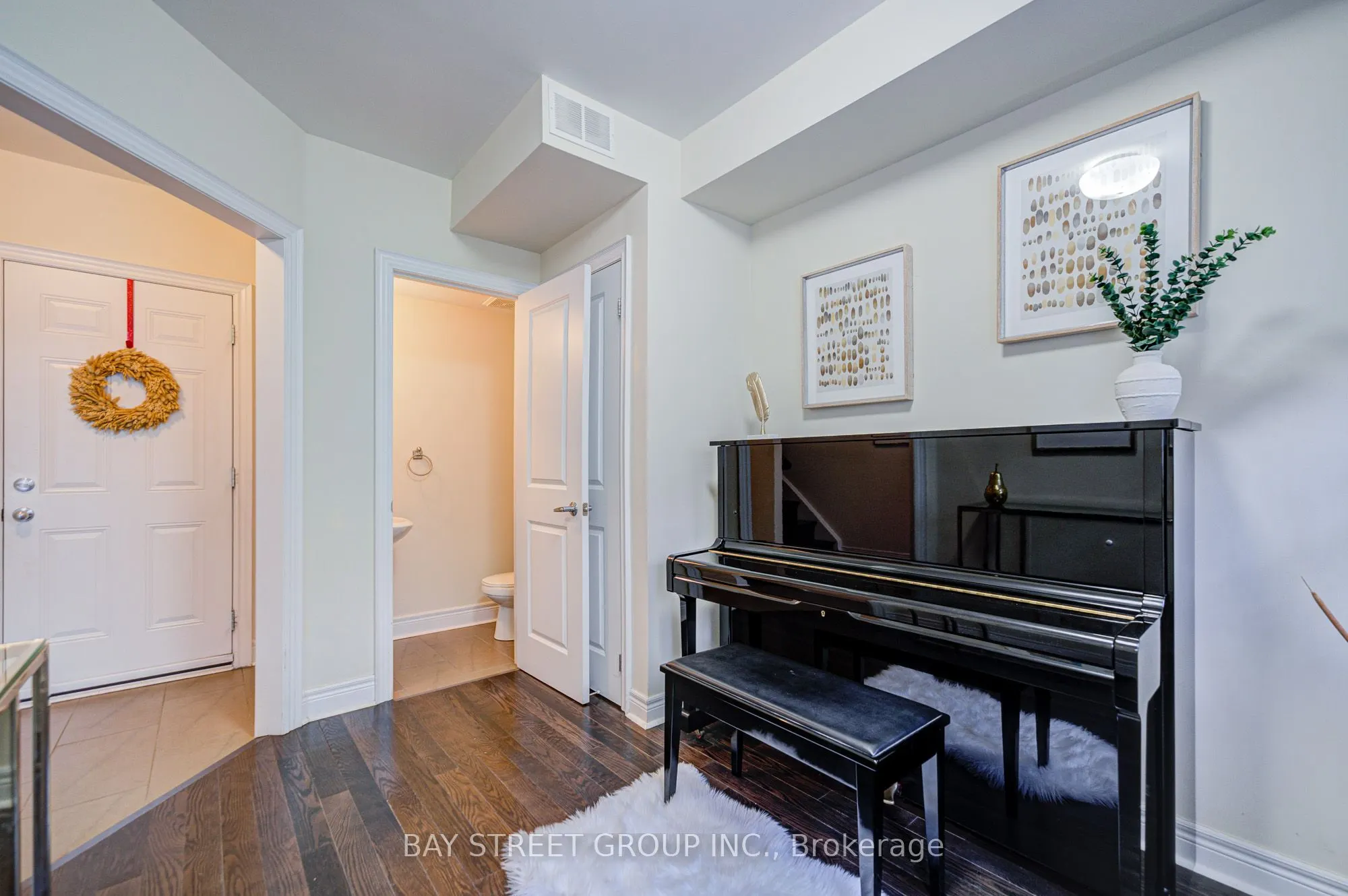 37 Lobo Mews