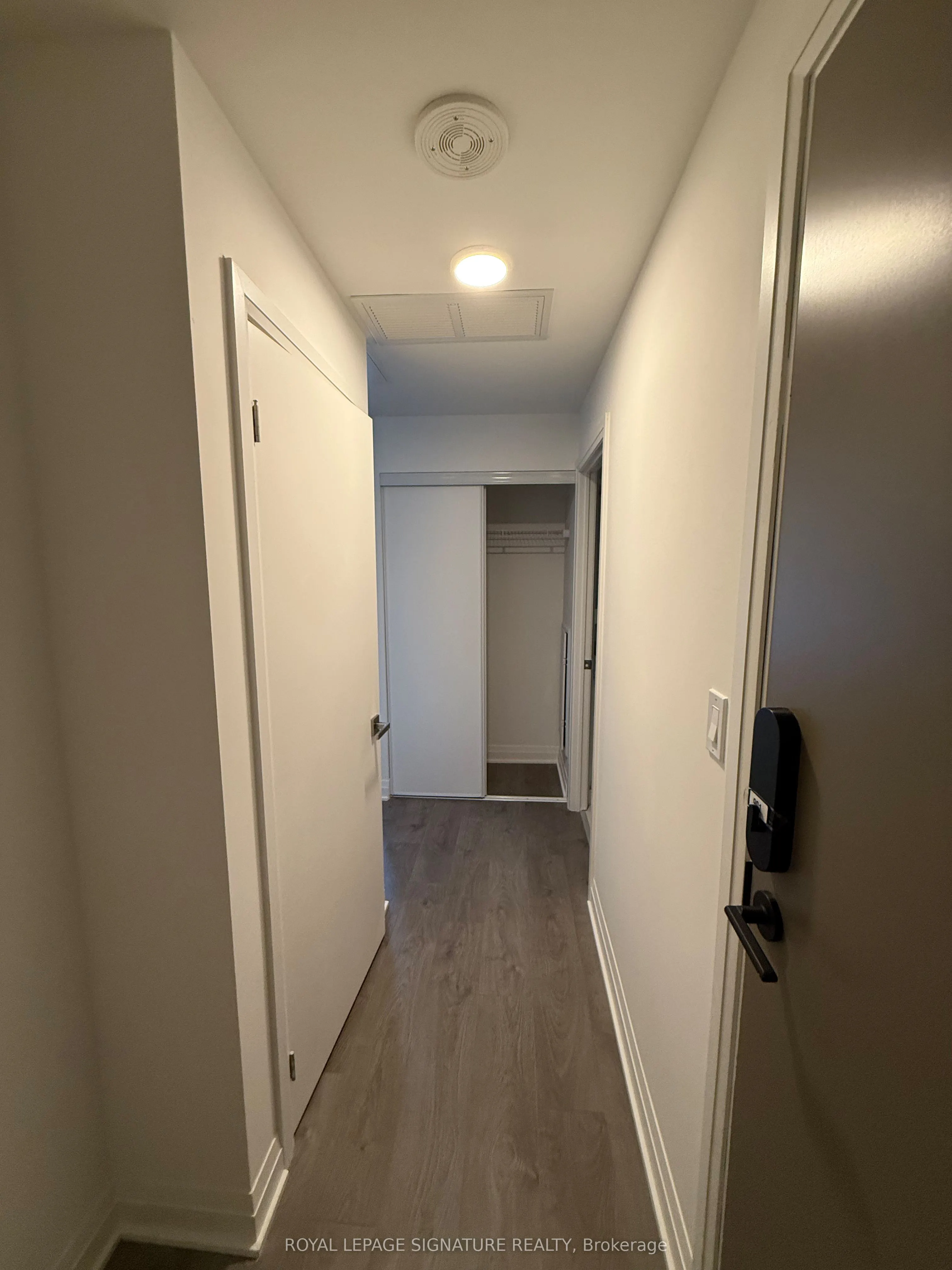 4015 The Exchange #901