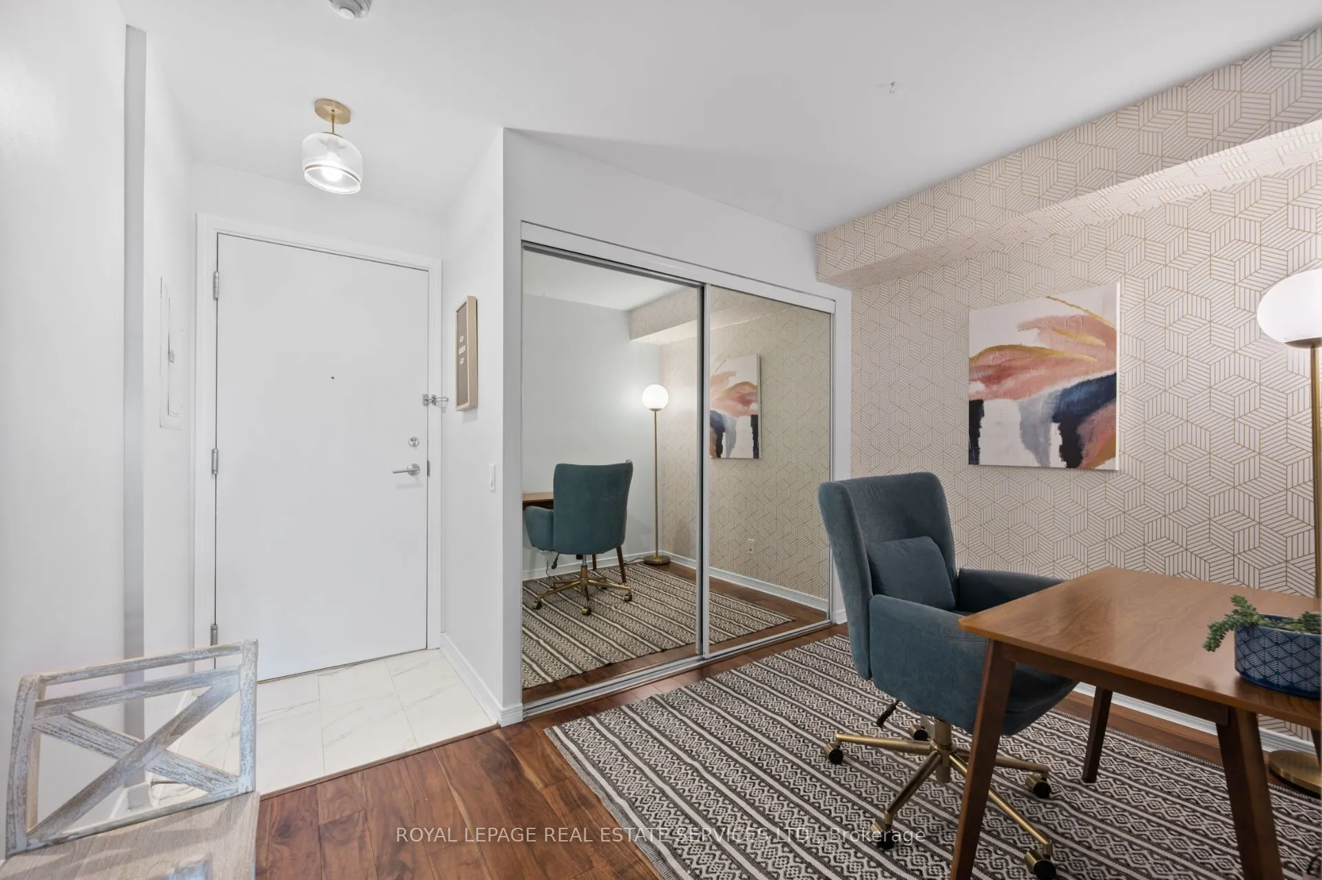 61 Heintzman Street, #812