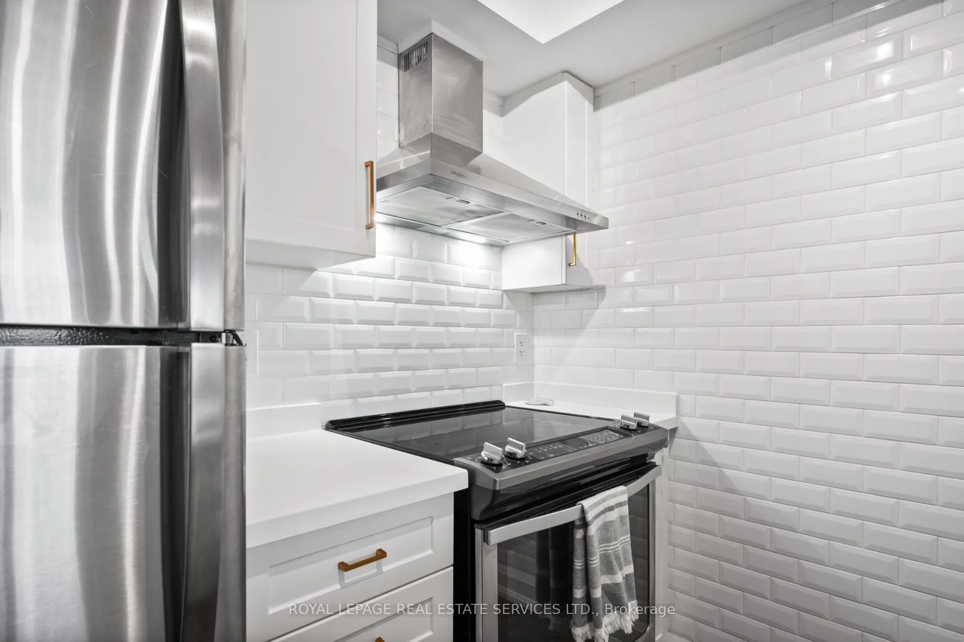 61 Heintzman Street, #812
