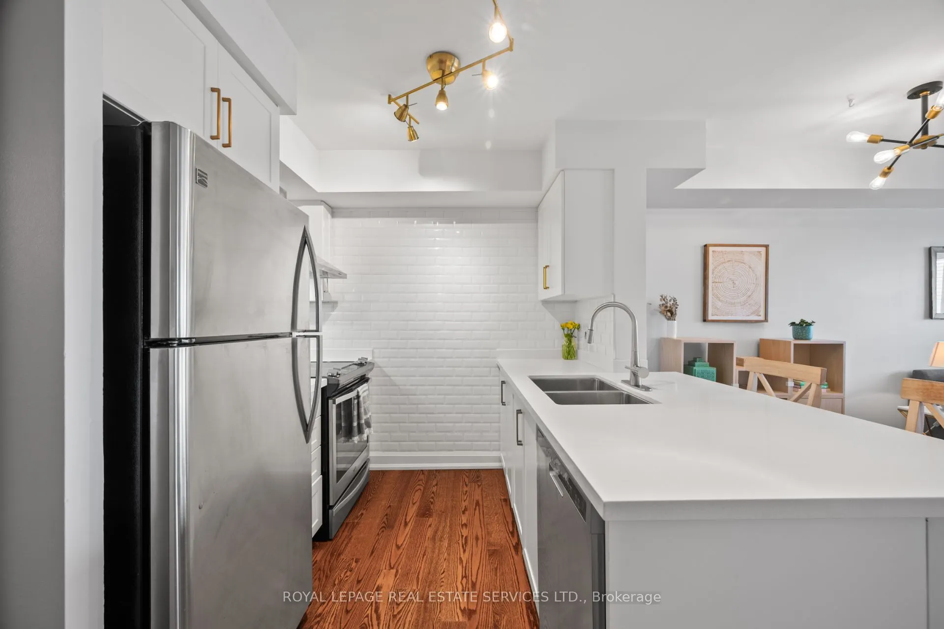61 Heintzman Street, #812