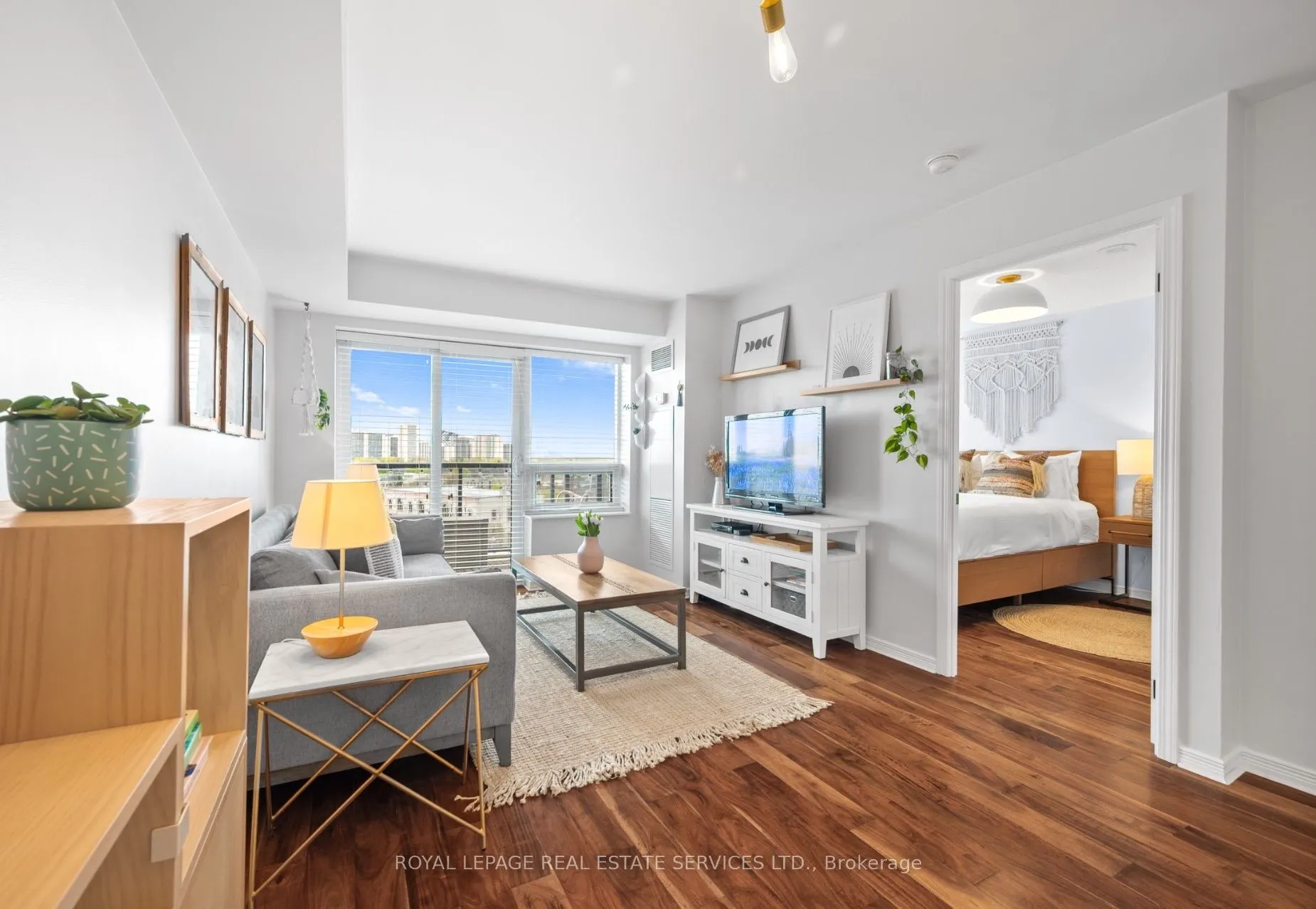 61 Heintzman Street, #812