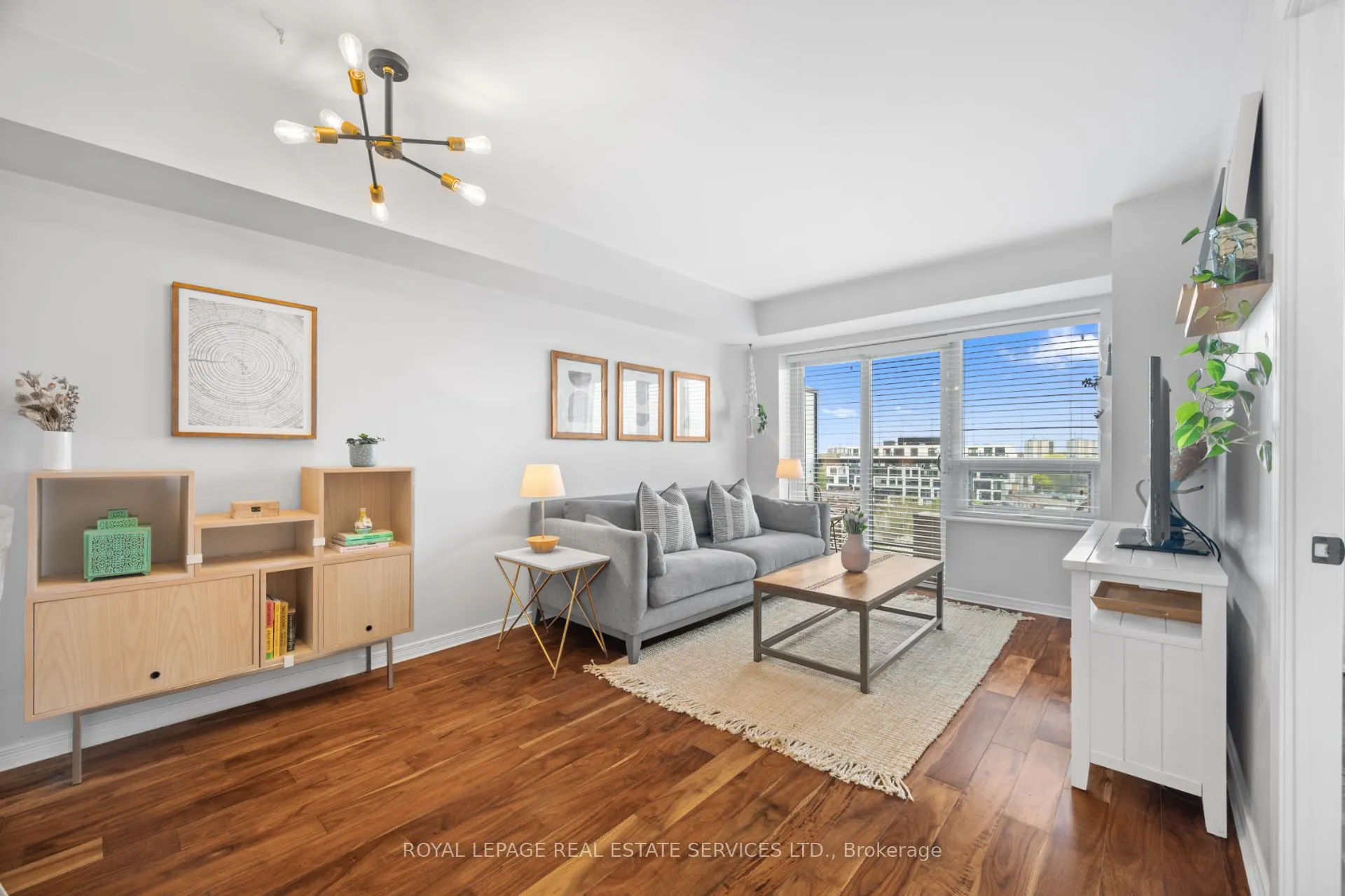 61 Heintzman Street, #812