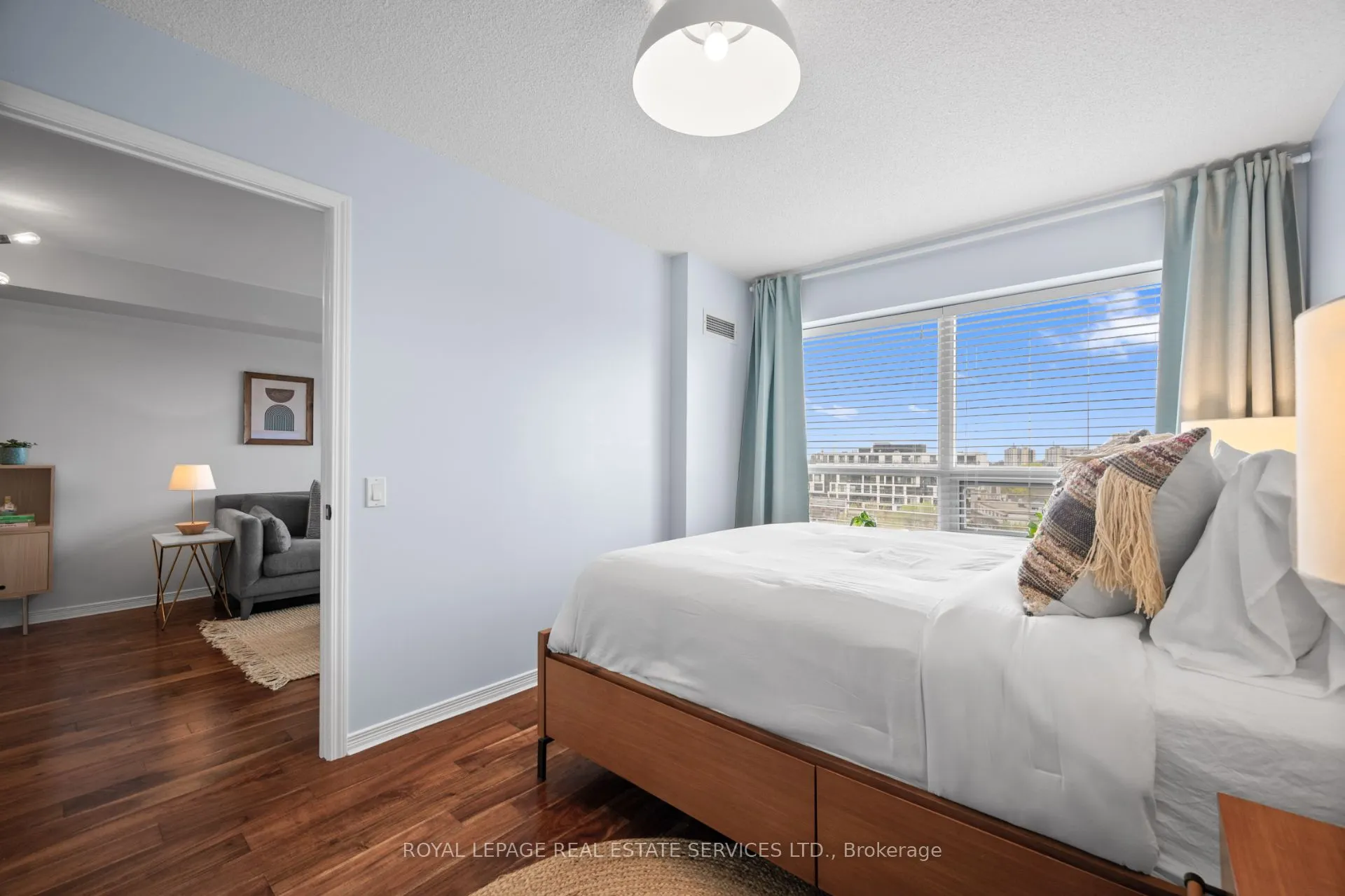 61 Heintzman Street, #812
