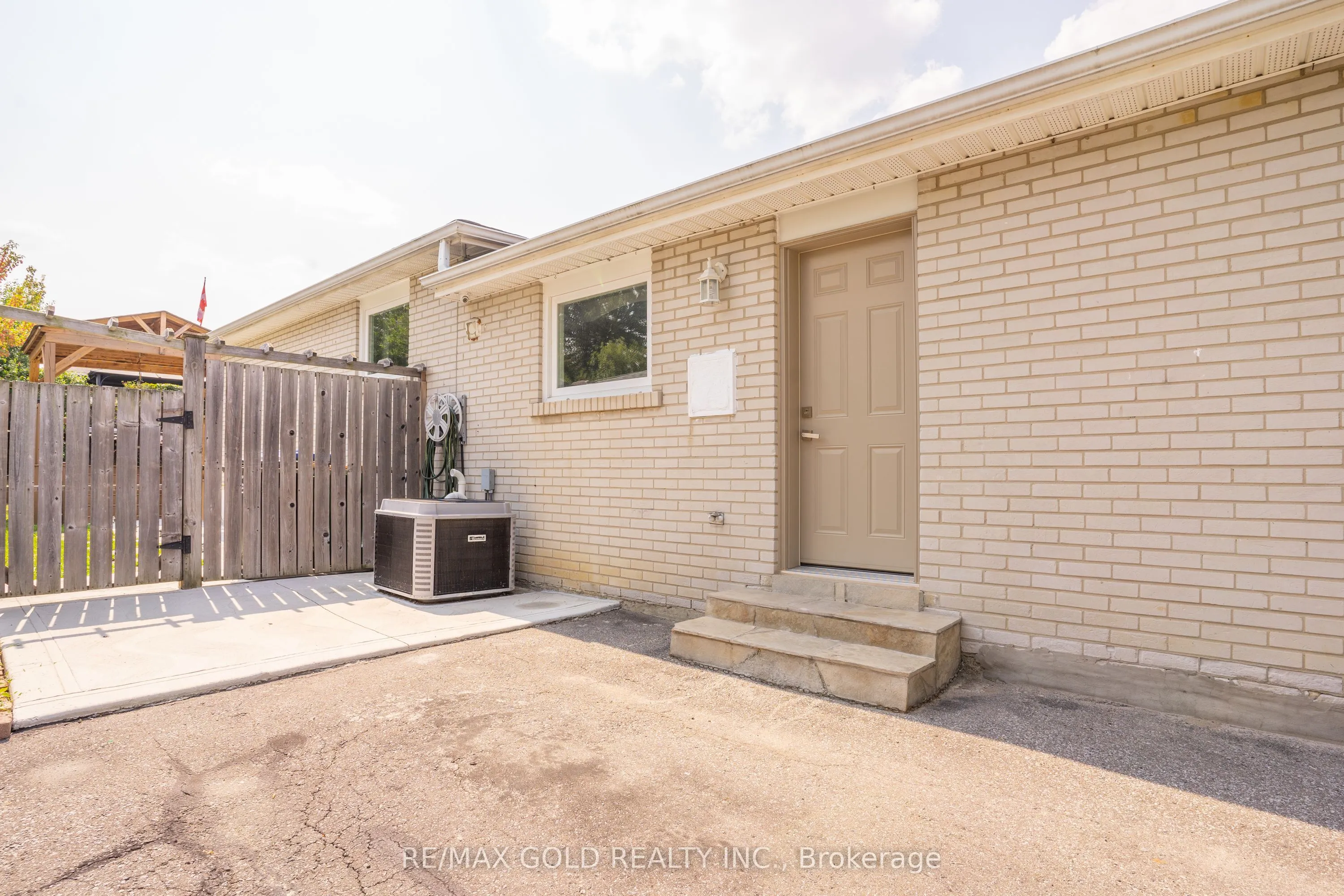 51 Davenport Crescent