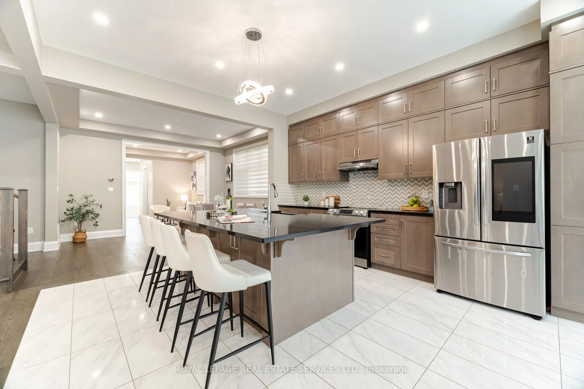 1471 Everest Crescent