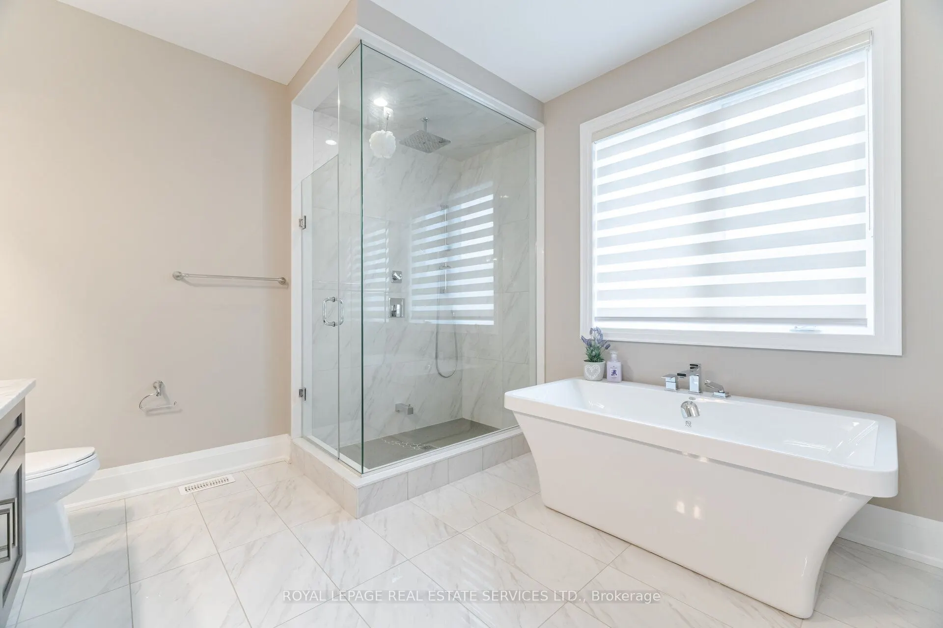 1471 Everest Crescent
