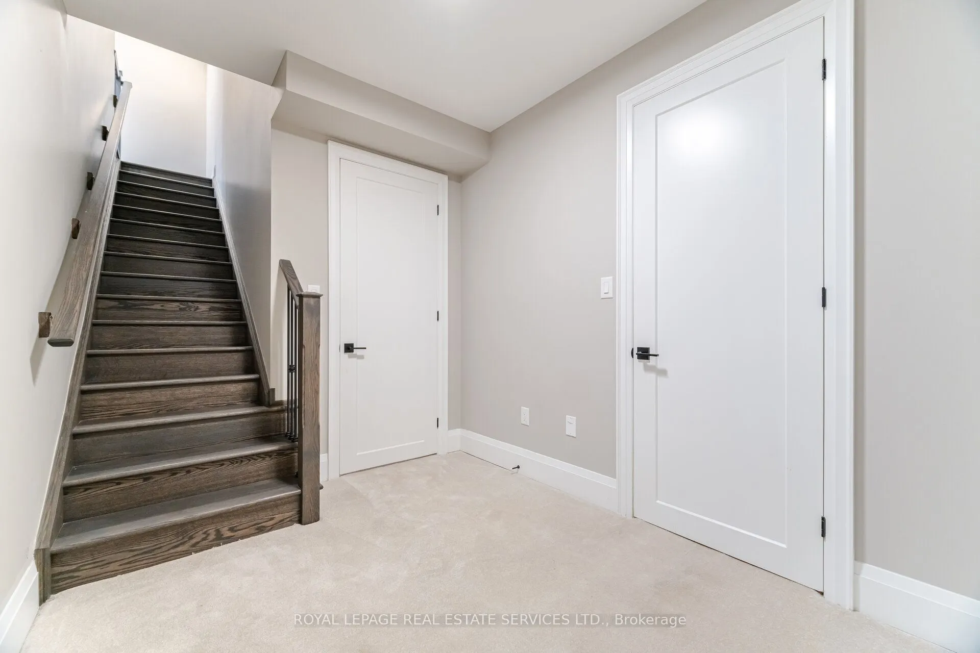 1471 Everest Crescent