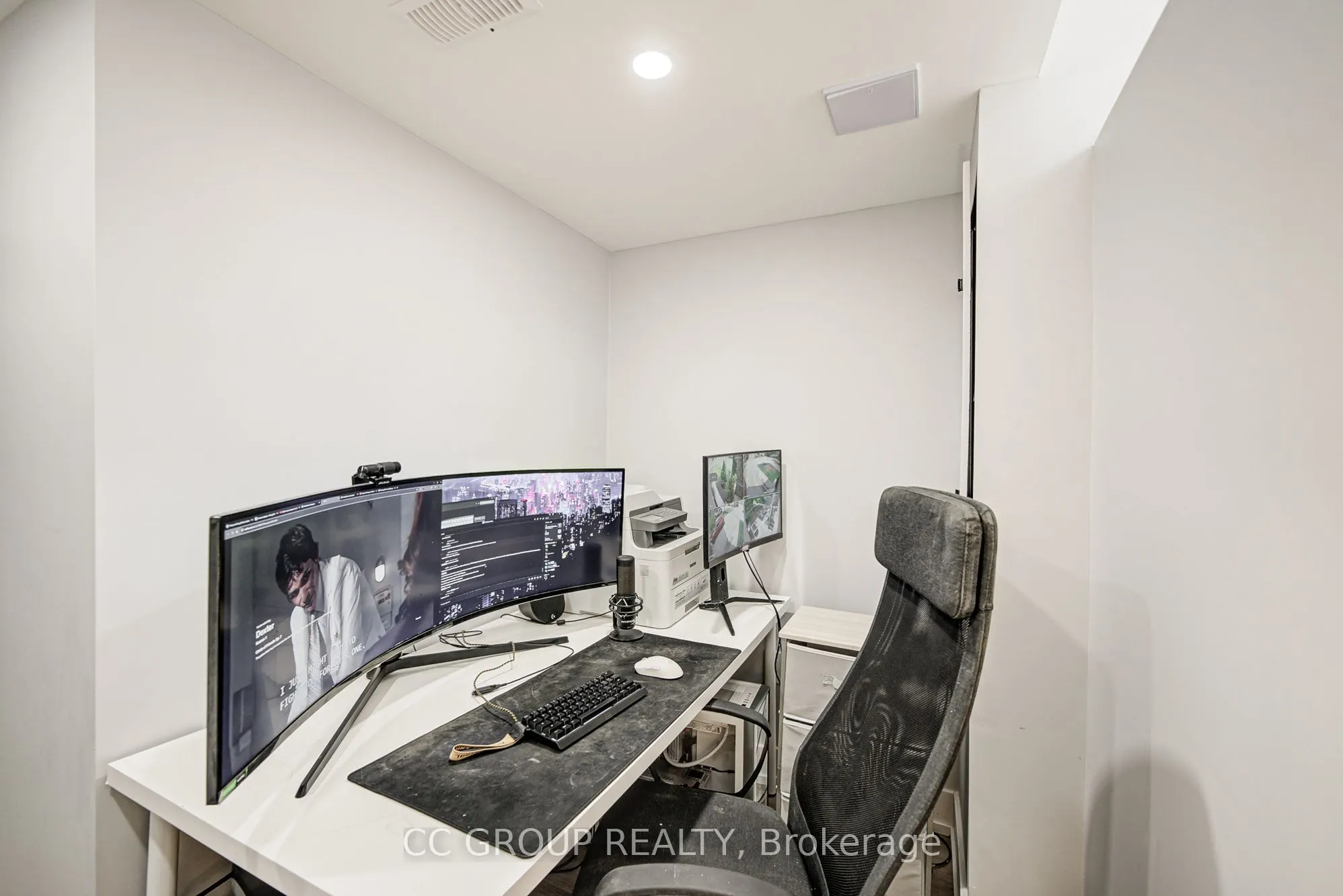 2555 Thomas Street, #67