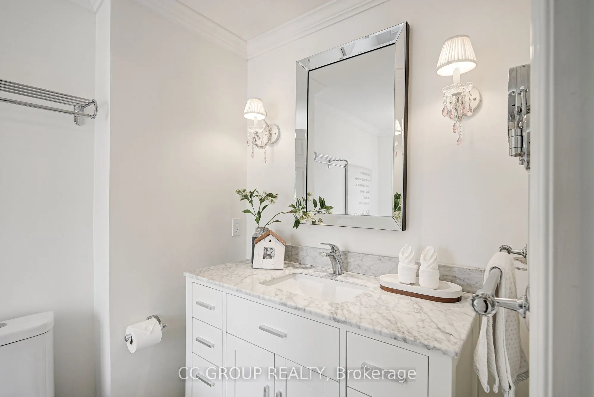 2555 Thomas Street, #67