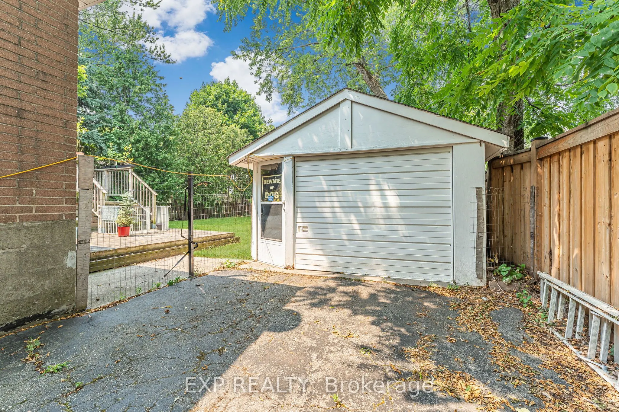 611 Pinegrove Road