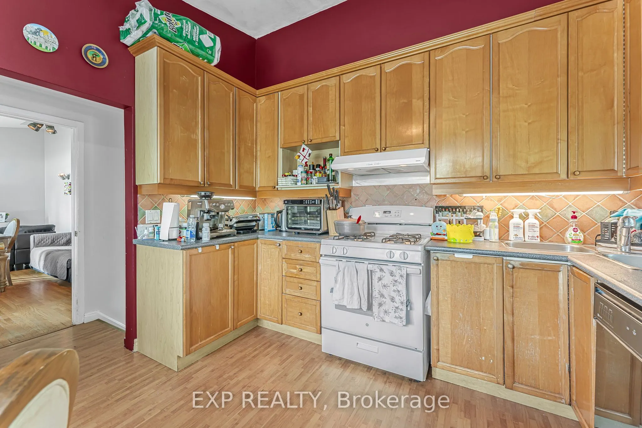 611 Pinegrove Road