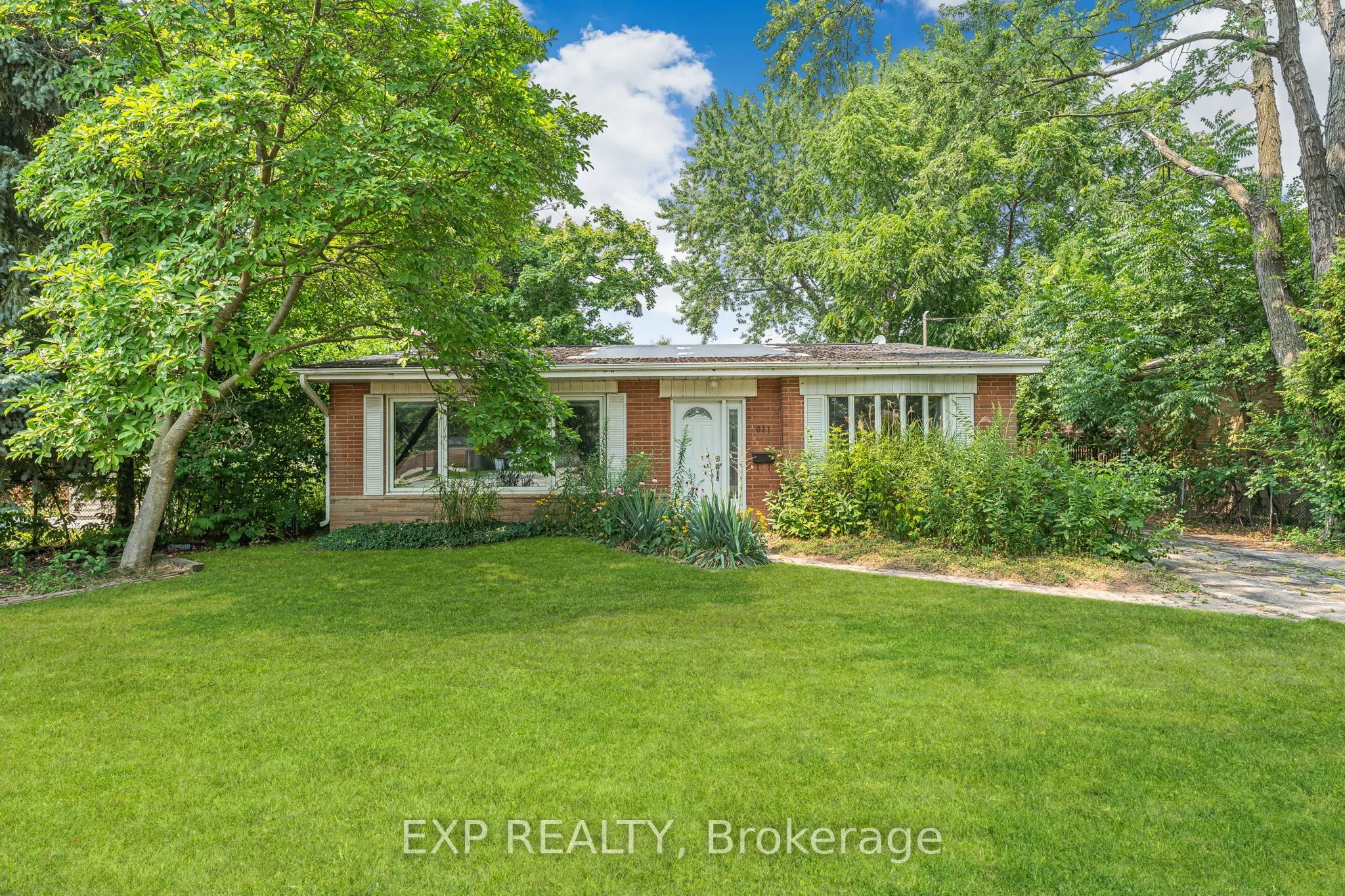 611 Pinegrove Road