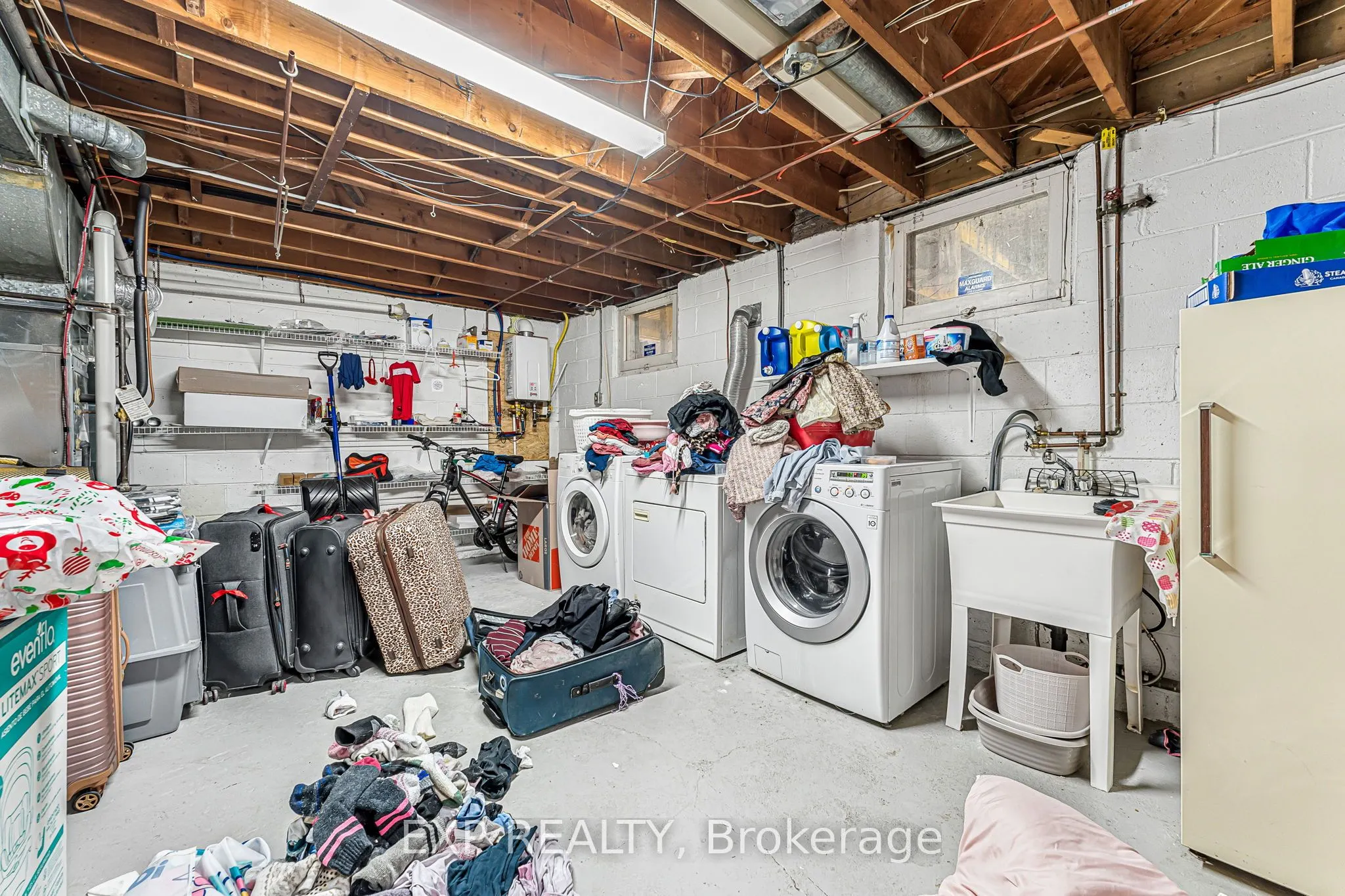 611 Pinegrove Road