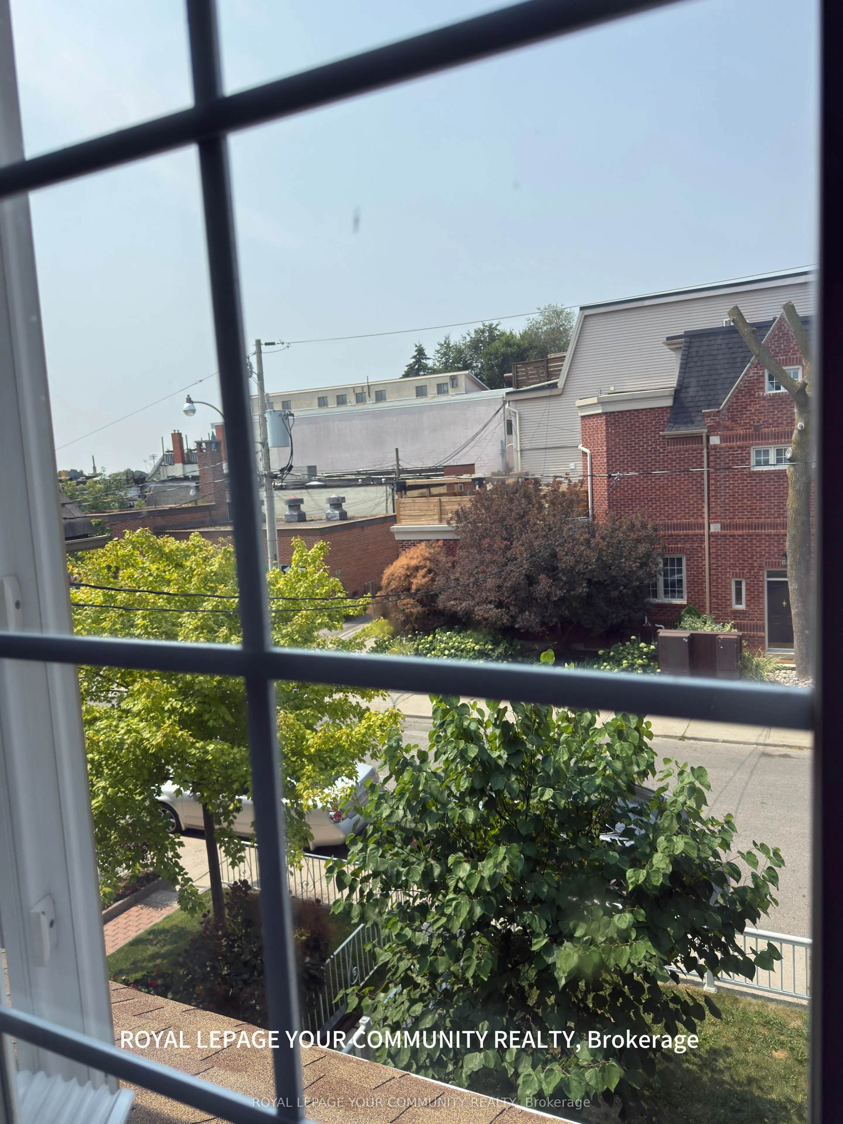 7 Harvie Avenue E, #2nd Floor