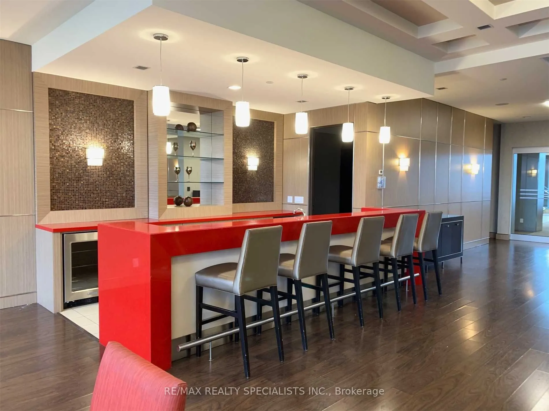 6 Eva Road, #807