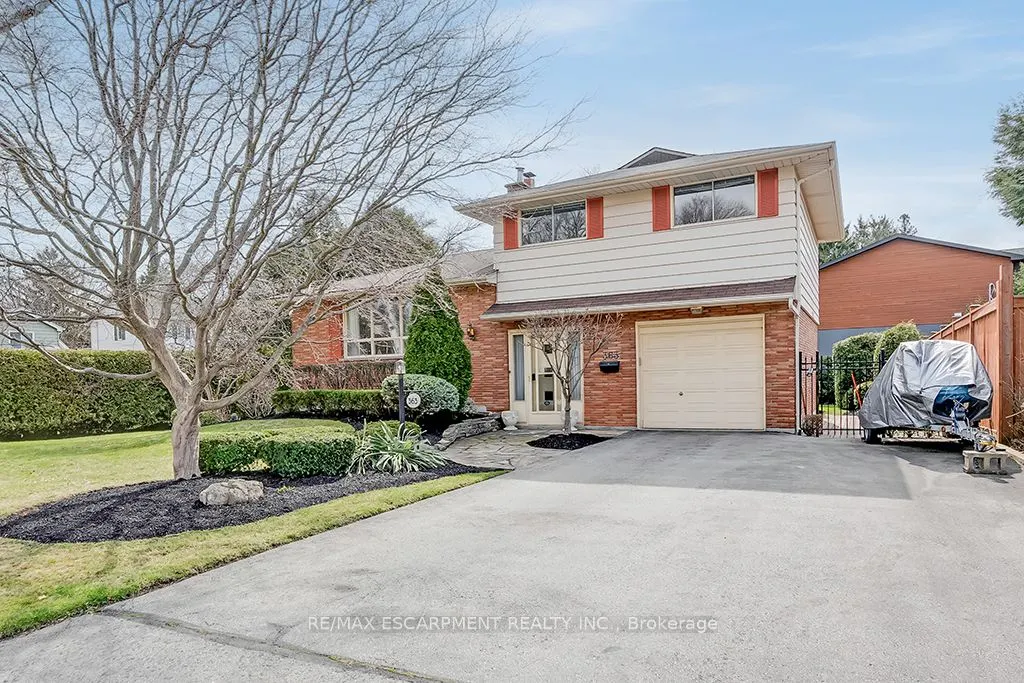 363 East Side Crescent