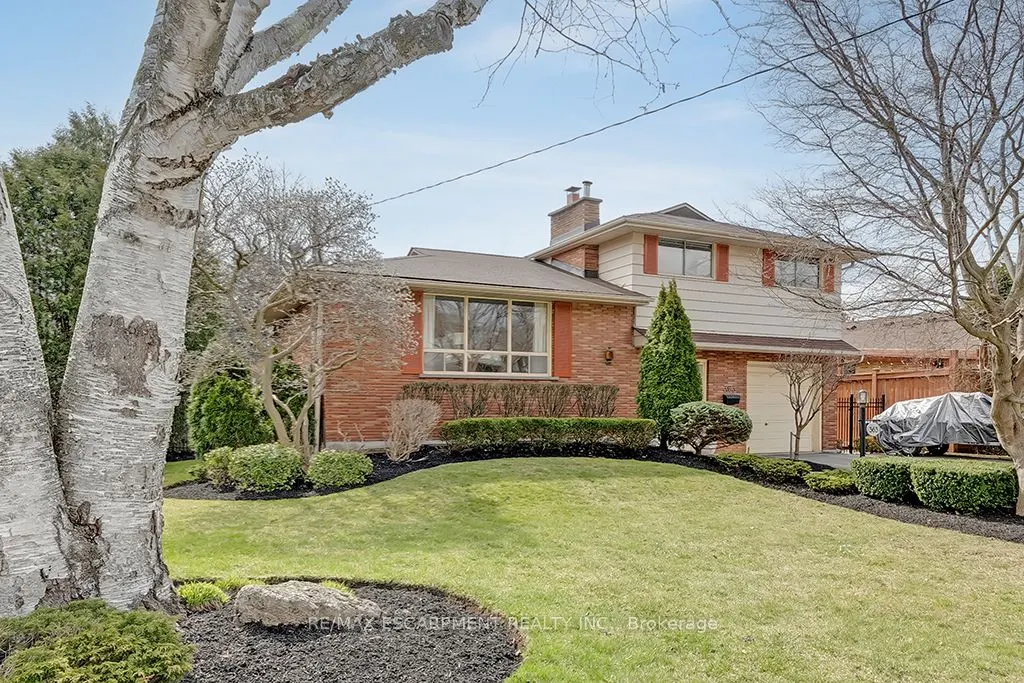 363 East Side Crescent