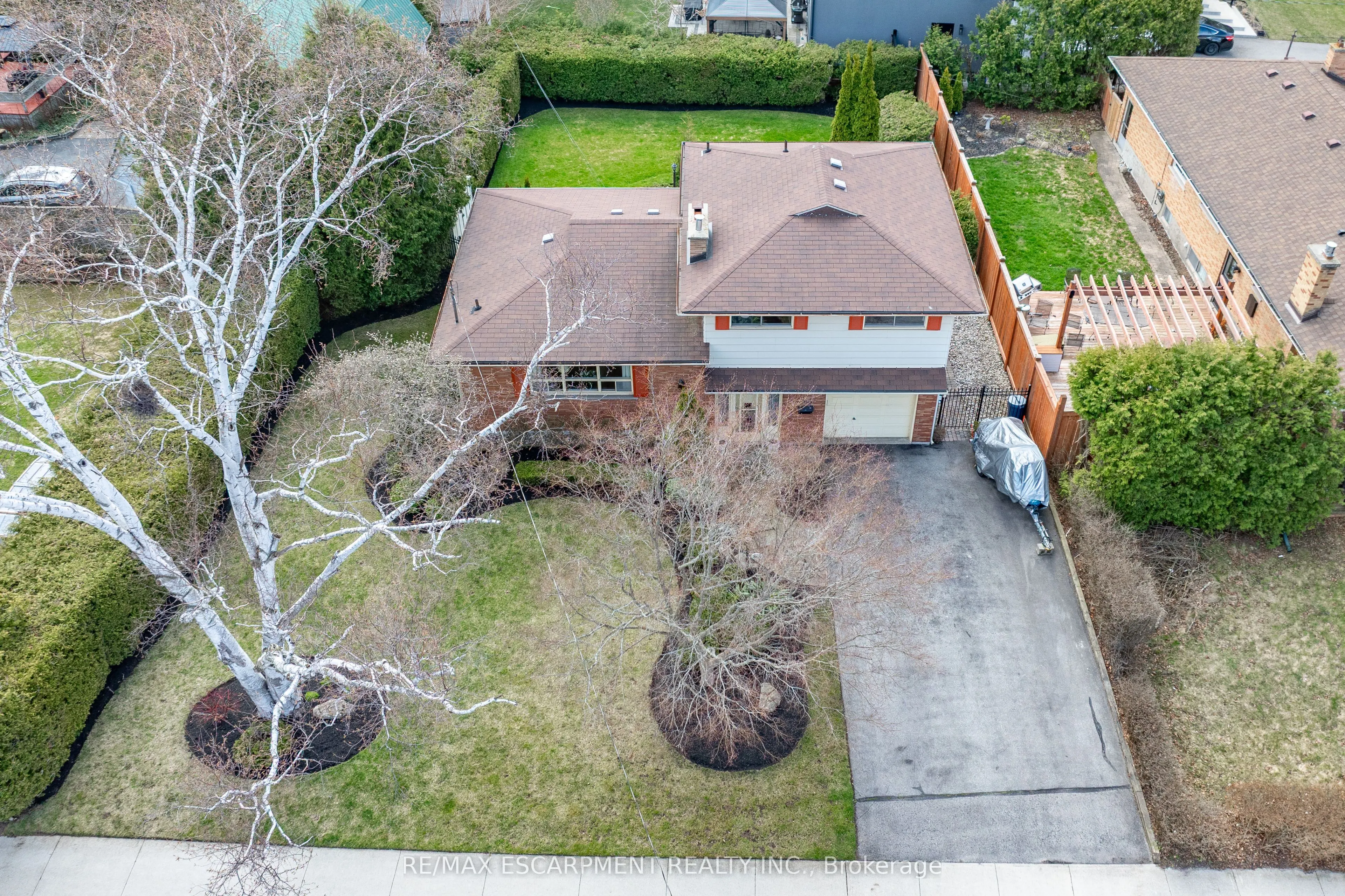 363 East Side Crescent