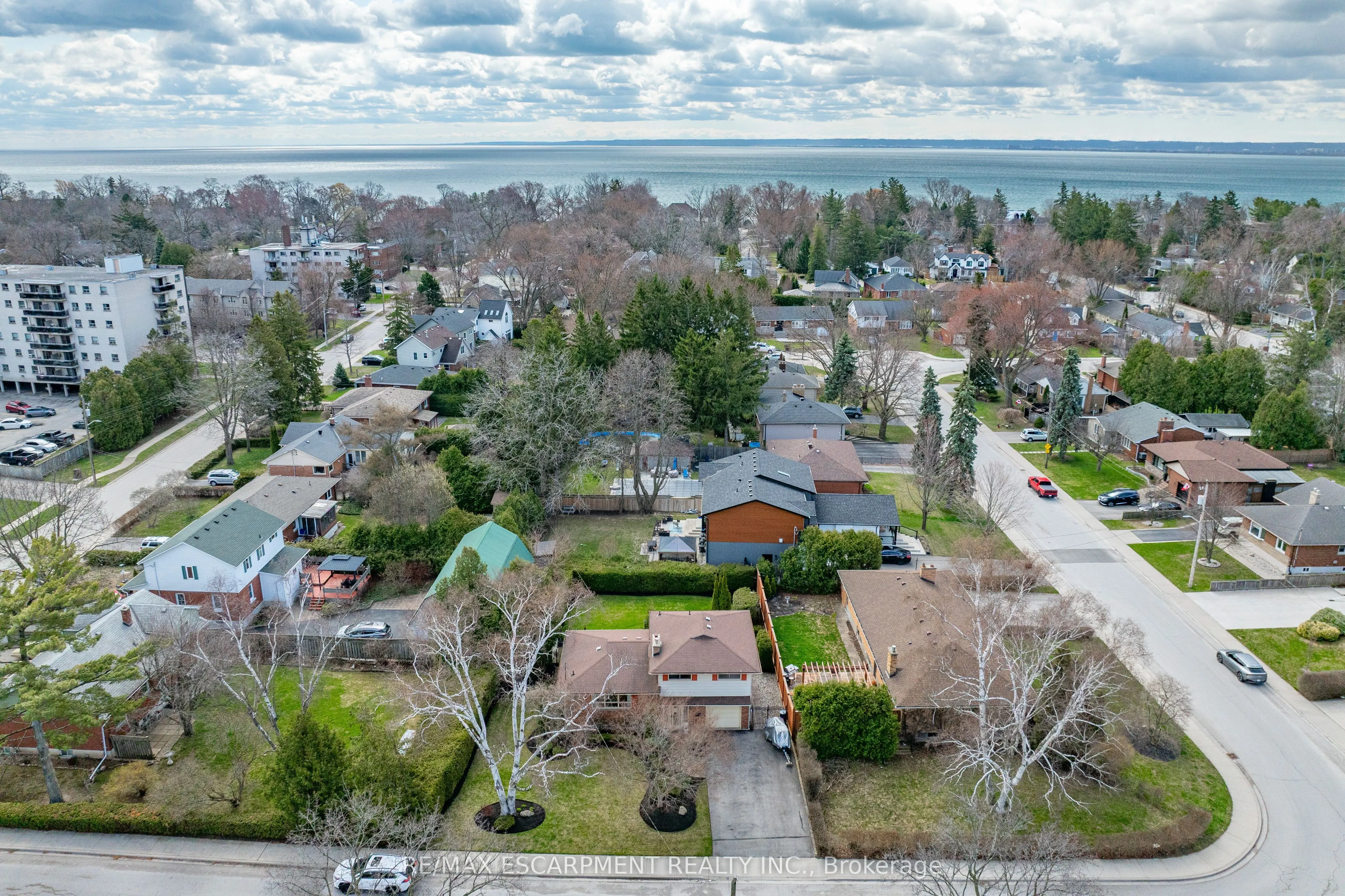 363 East Side Crescent