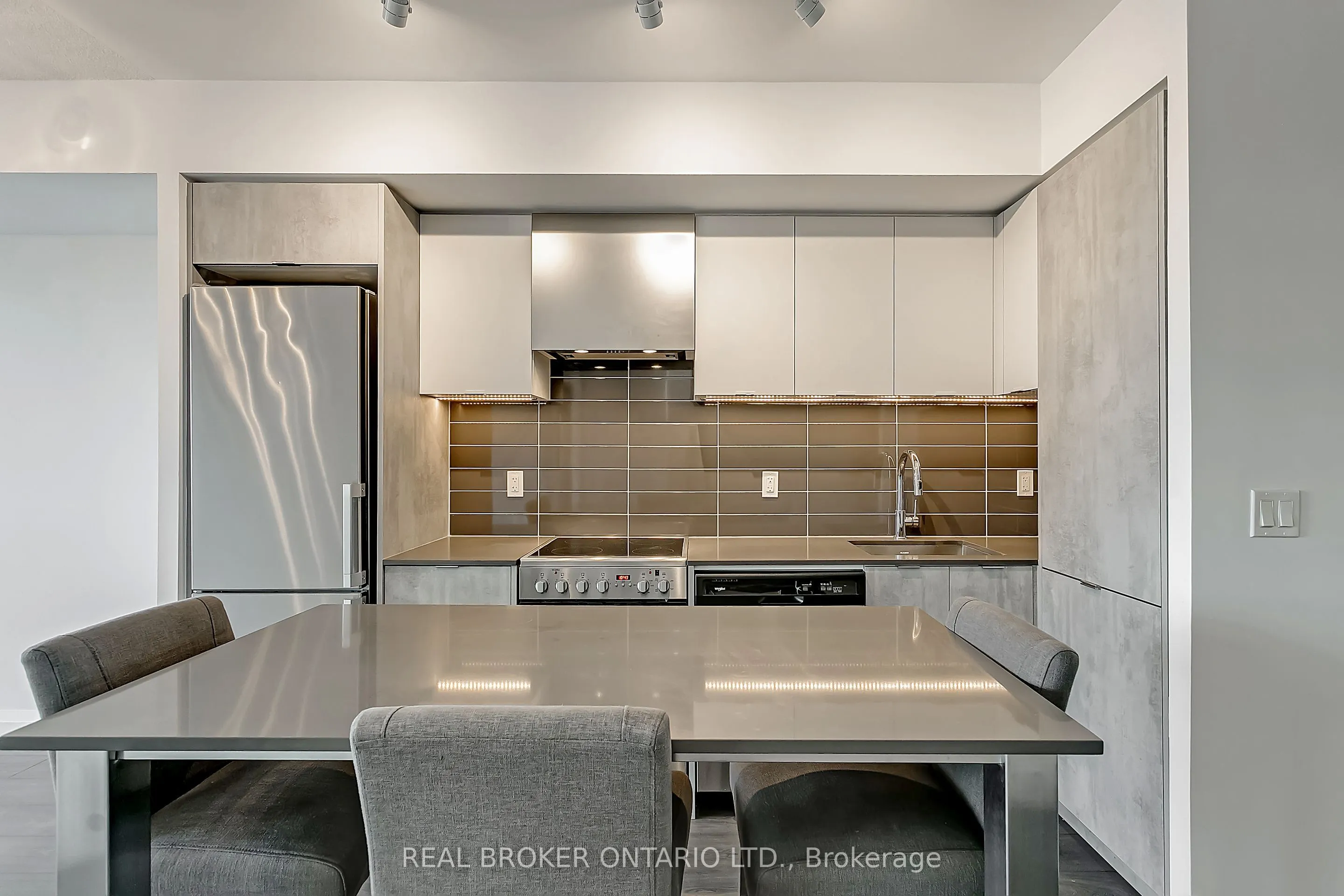 26 Gibbs Road, #832