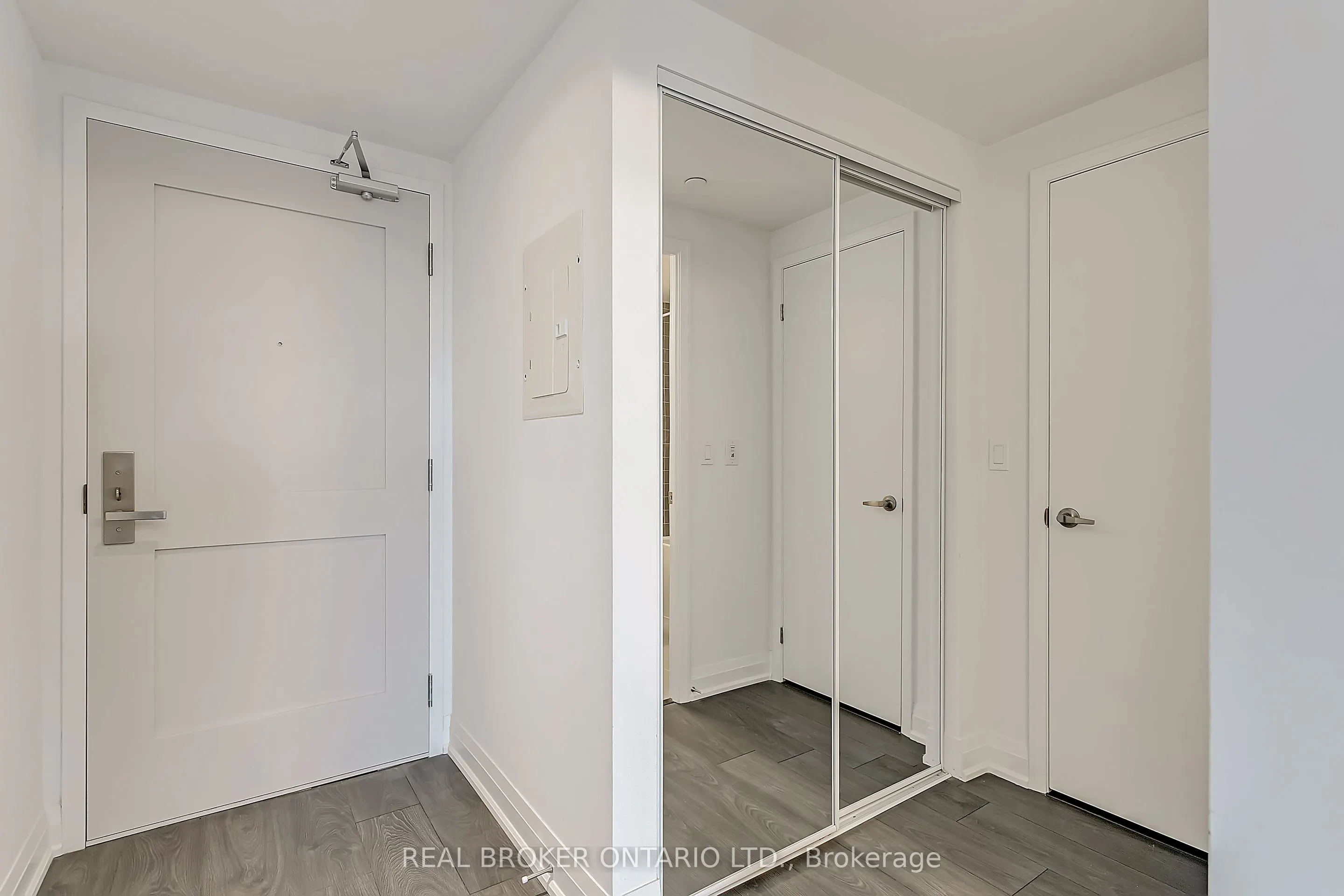 26 Gibbs Road, #832