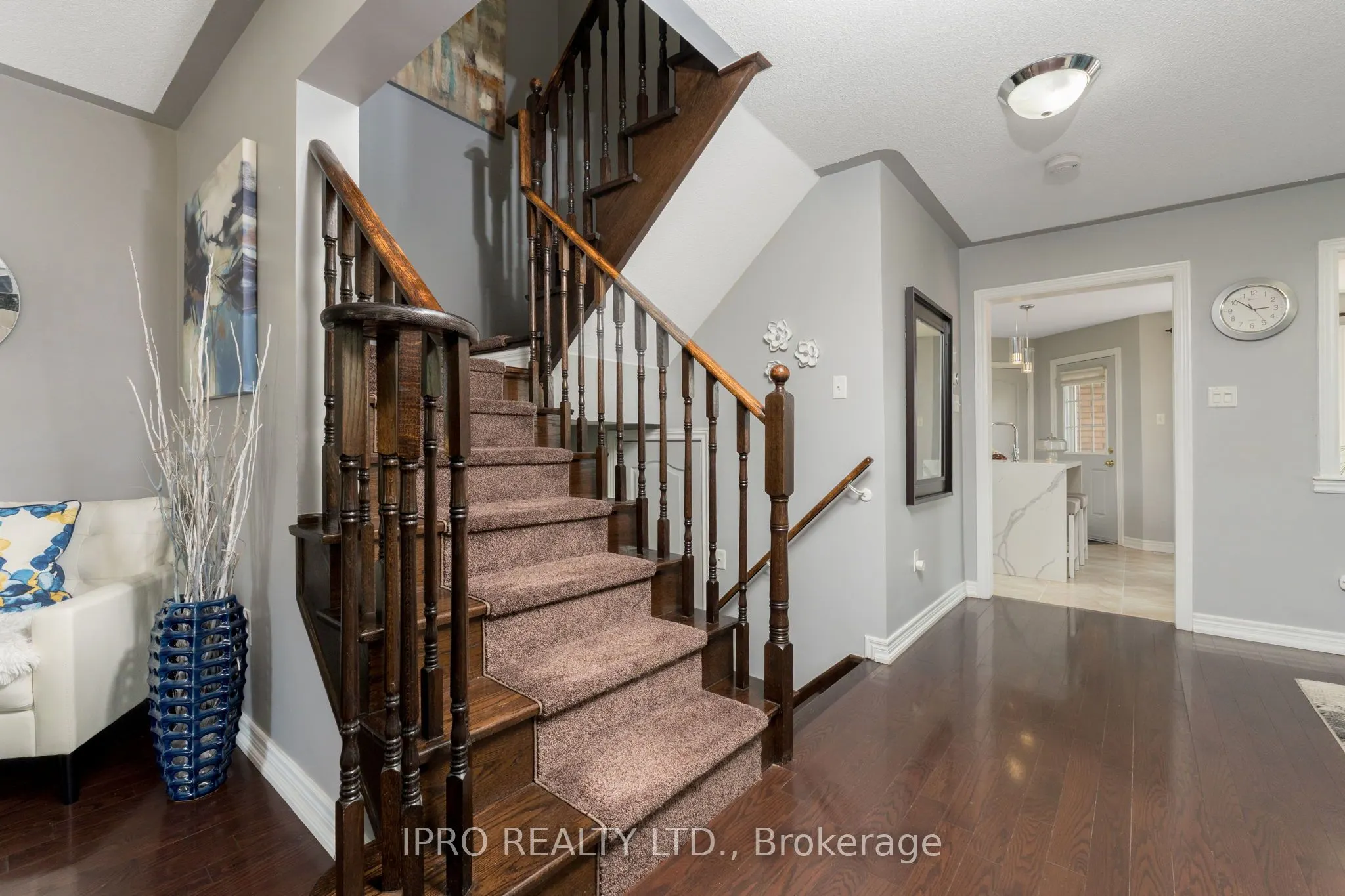 256 Landsborough Avenue