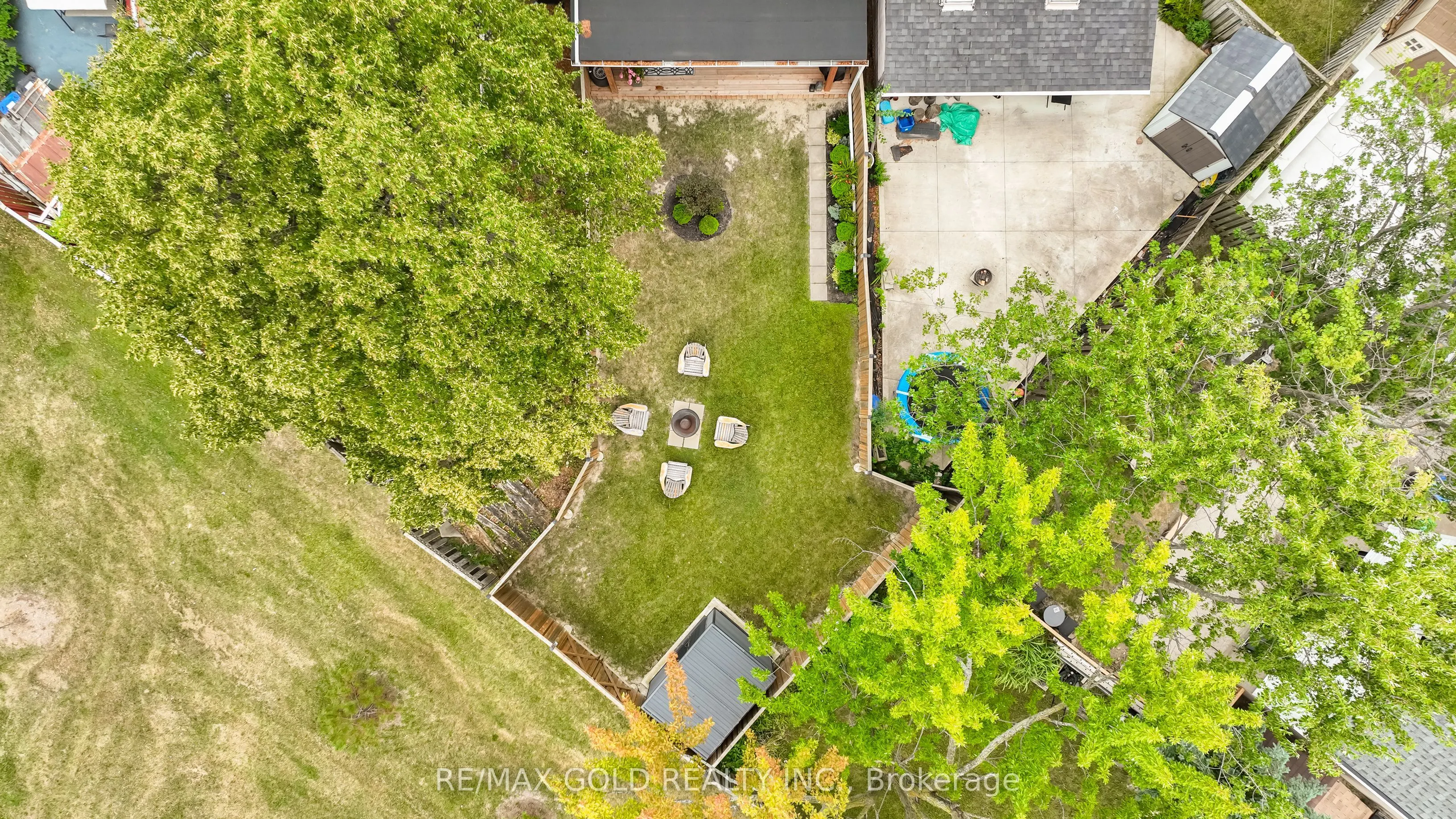 11 Greenfield Square