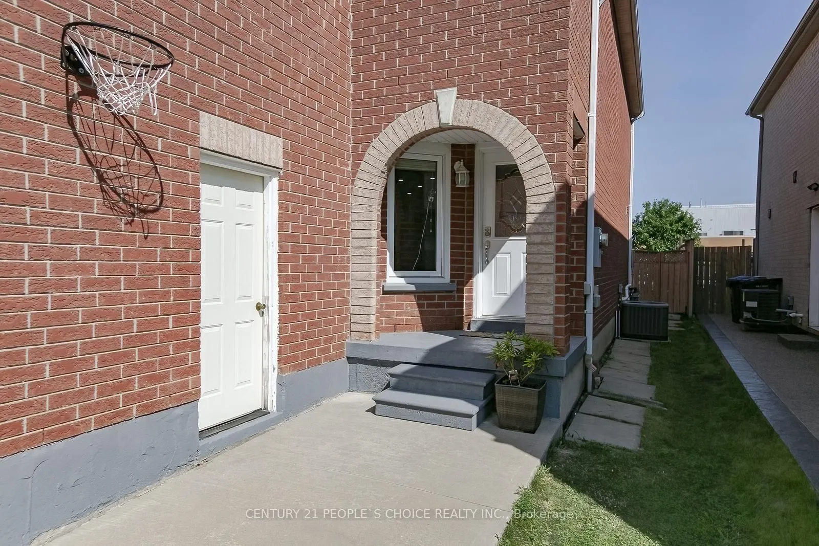 27 Caruso Drive