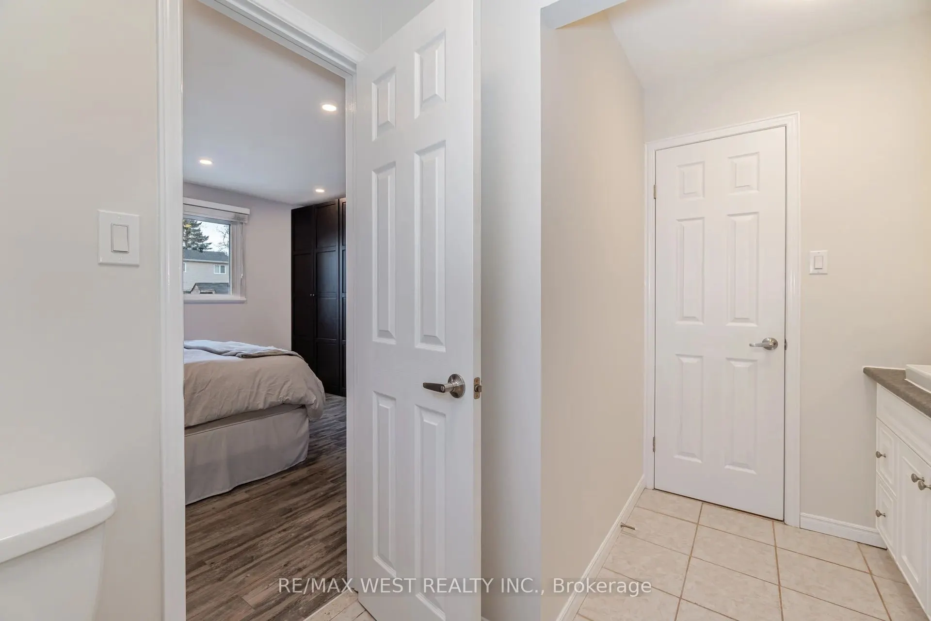 75 Wright Crescent, #Upper