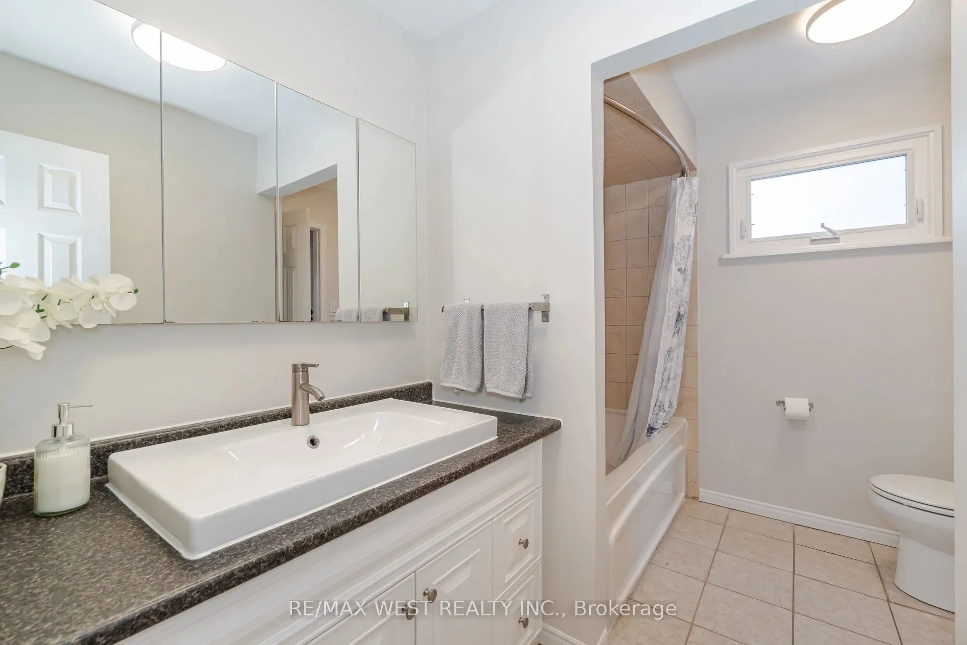 75 Wright Crescent, #Upper