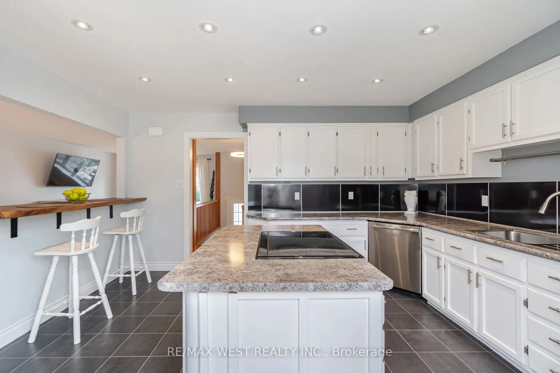 75 Wright Crescent, #Upper