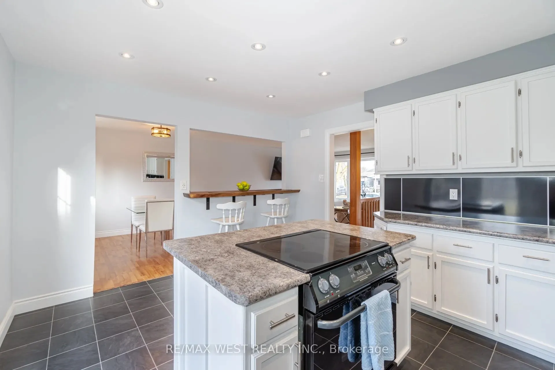 75 Wright Crescent, #Upper