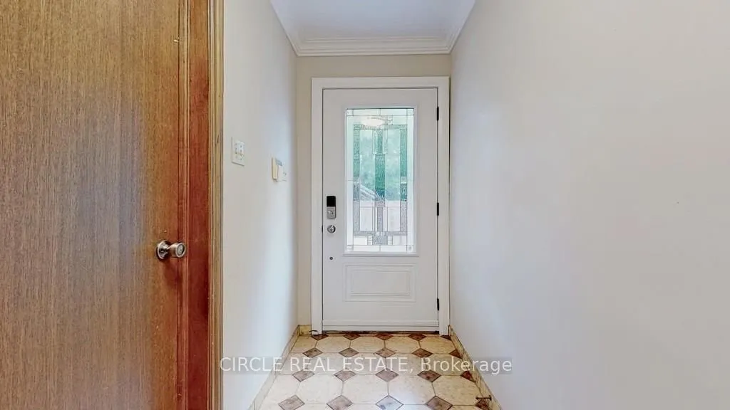 18 Rosemeade Avenue