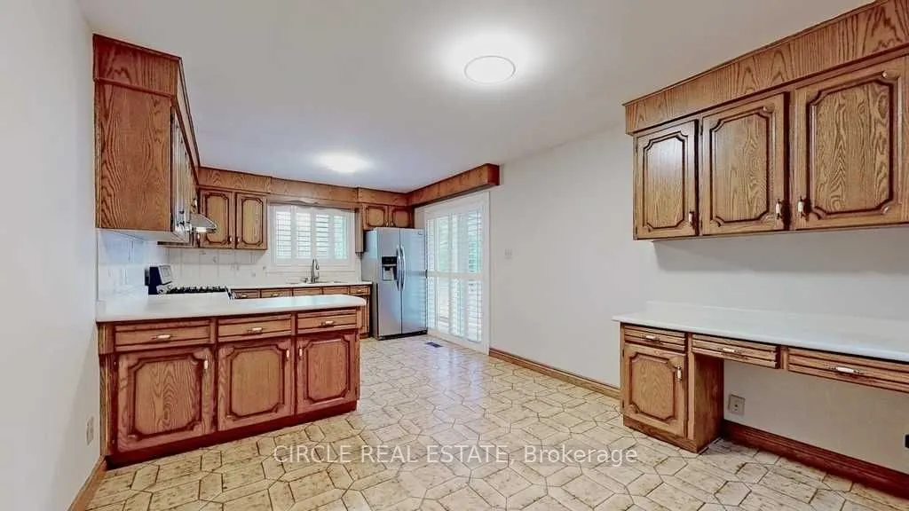 18 Rosemeade Avenue