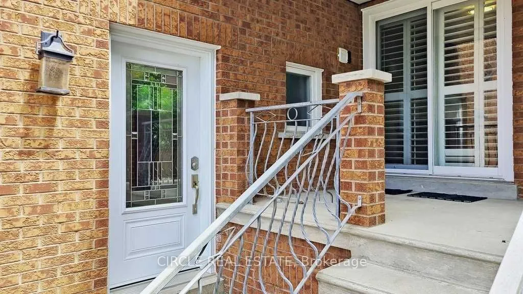 18 Rosemeade Avenue