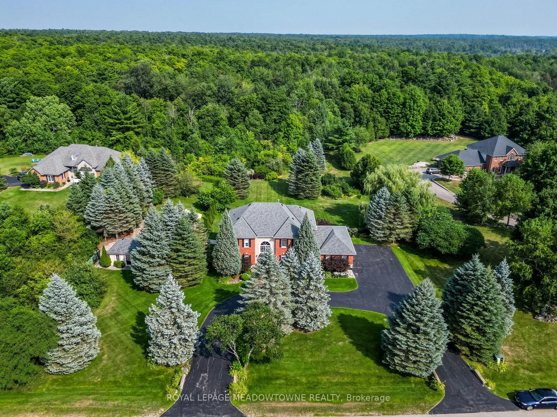 8 Deer Run Crescent