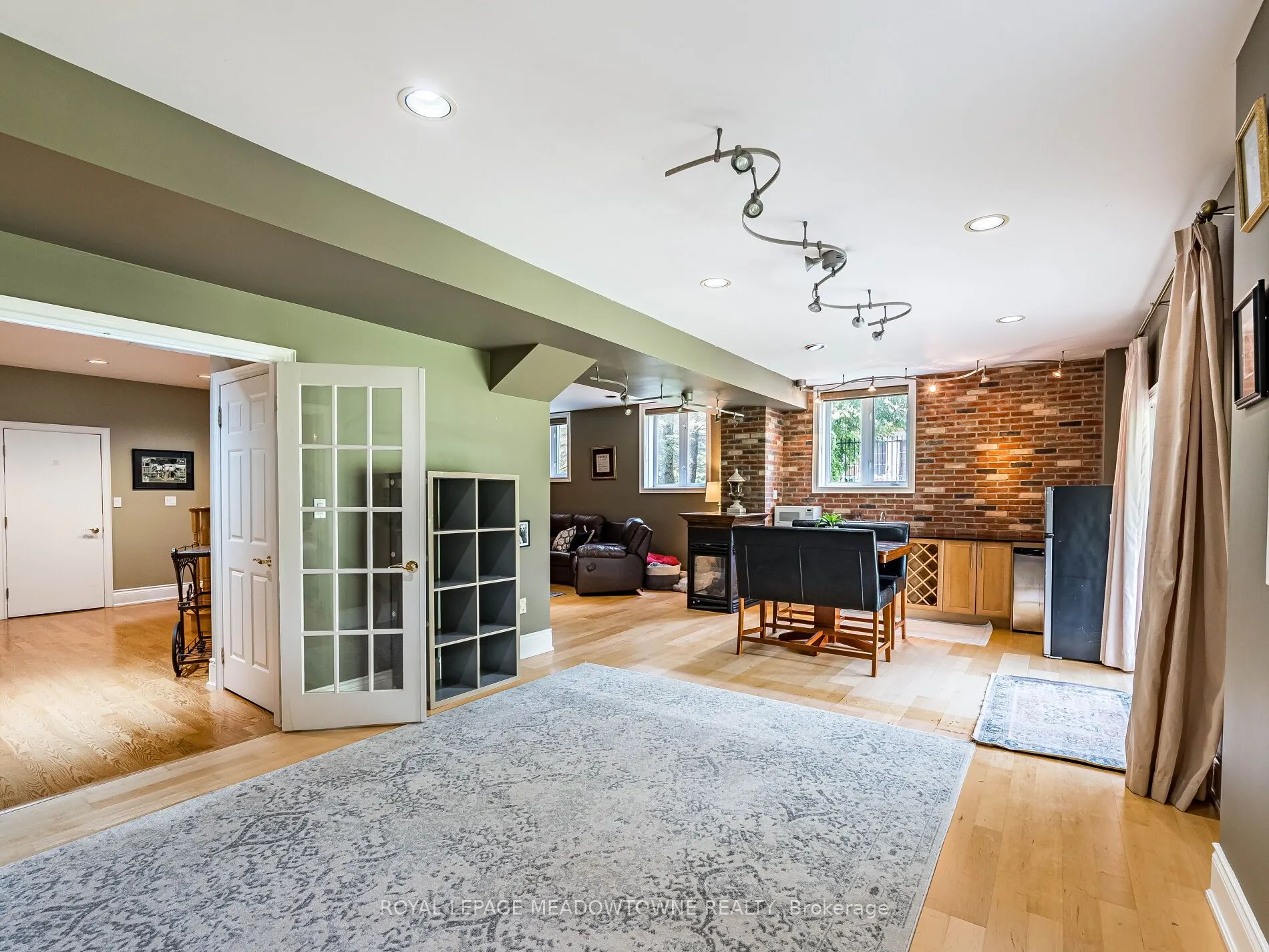 8 Deer Run Crescent