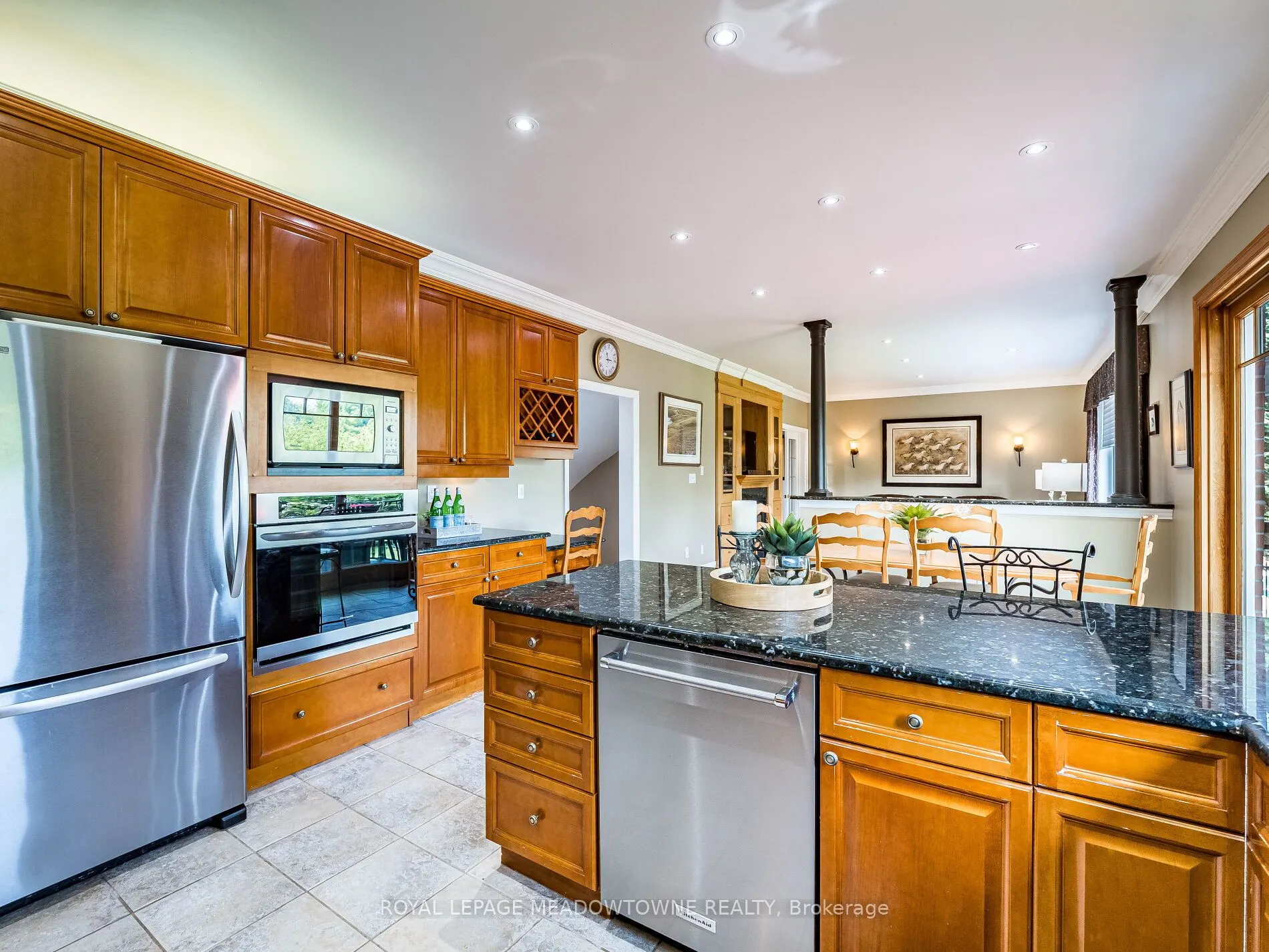 8 Deer Run Crescent