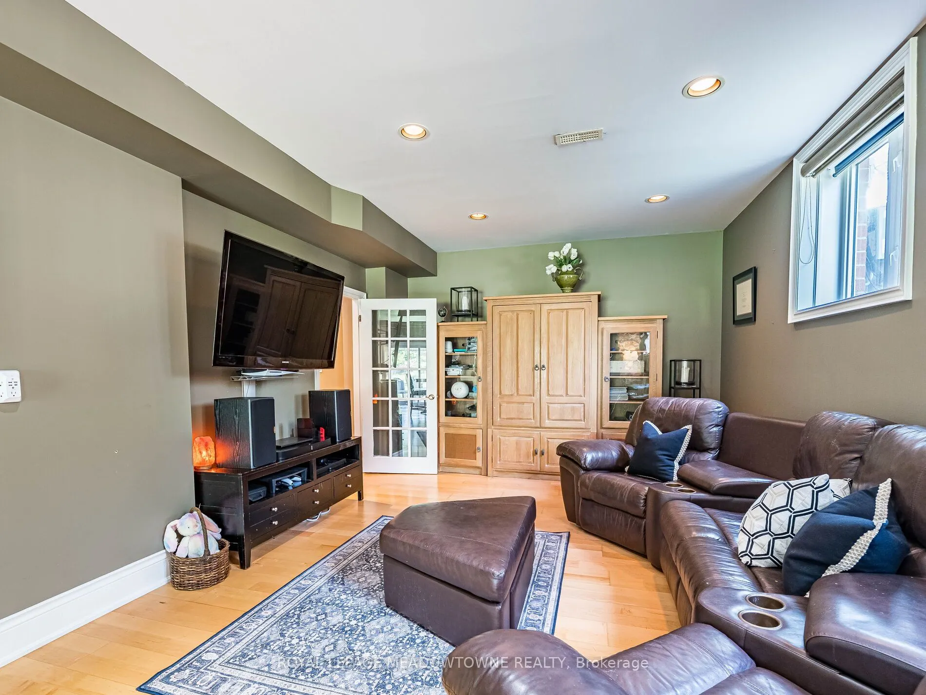 8 Deer Run Crescent