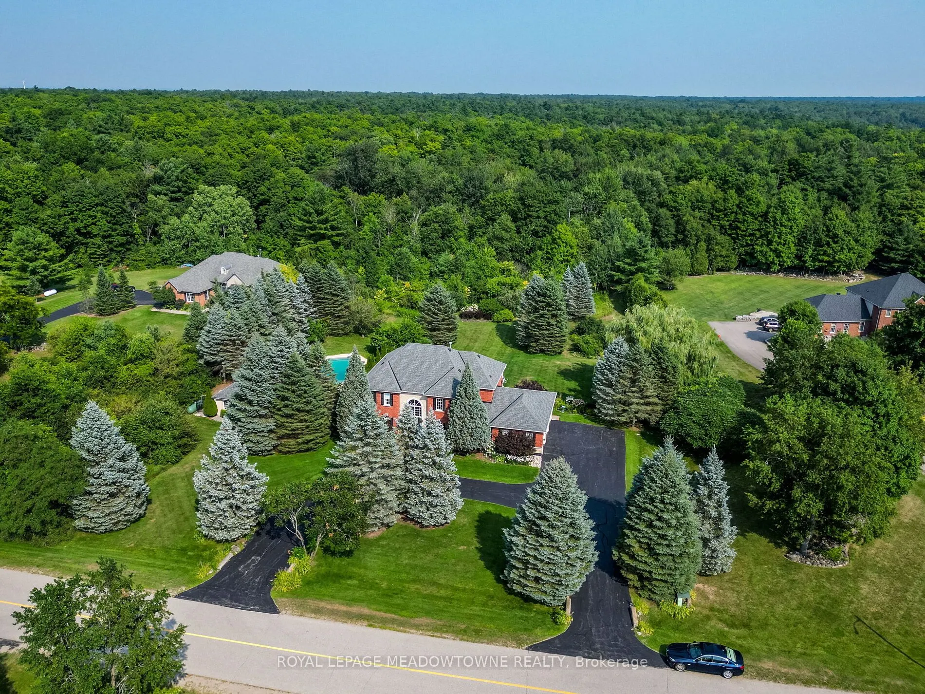 8 Deer Run Crescent