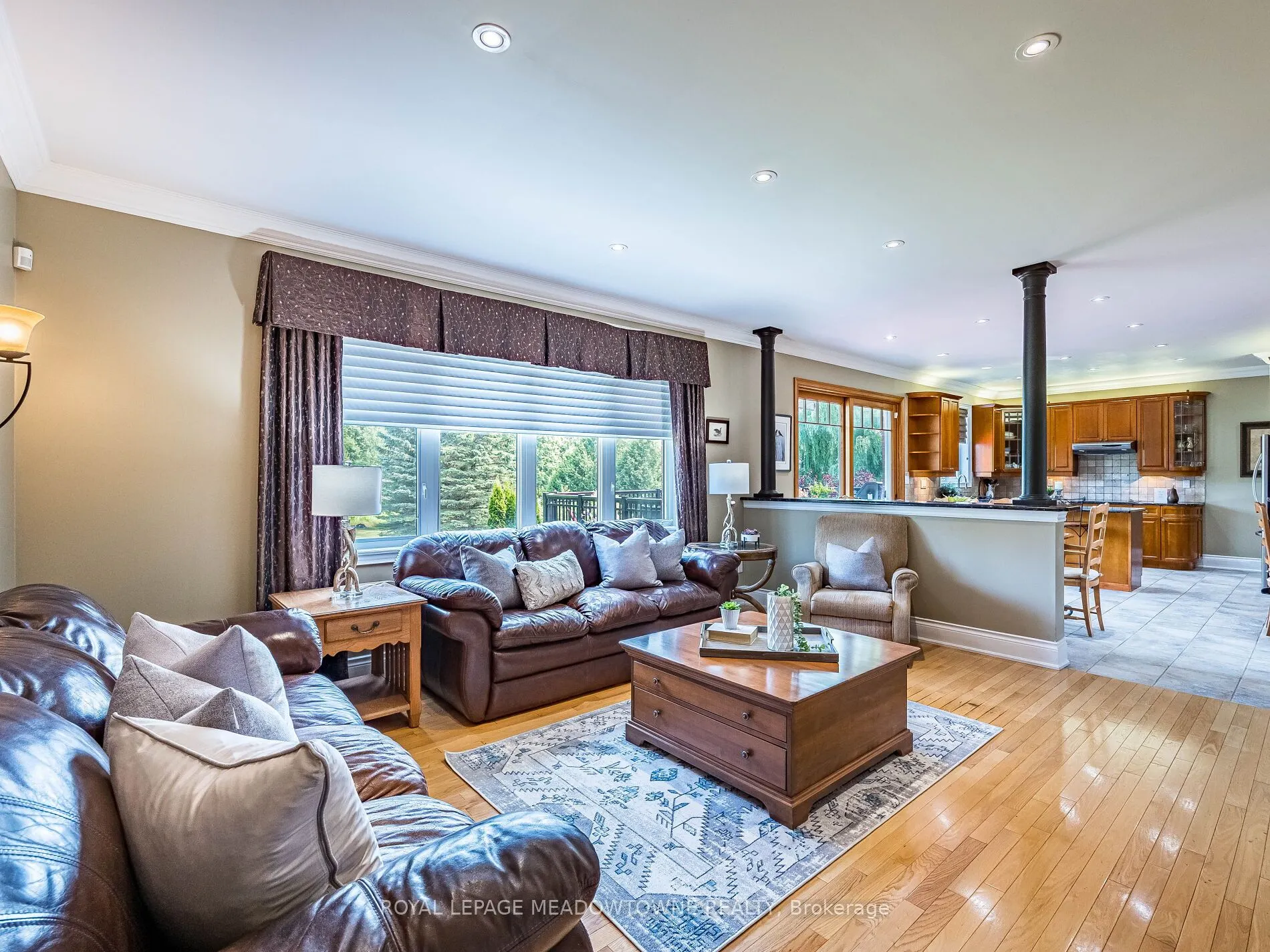 8 Deer Run Crescent