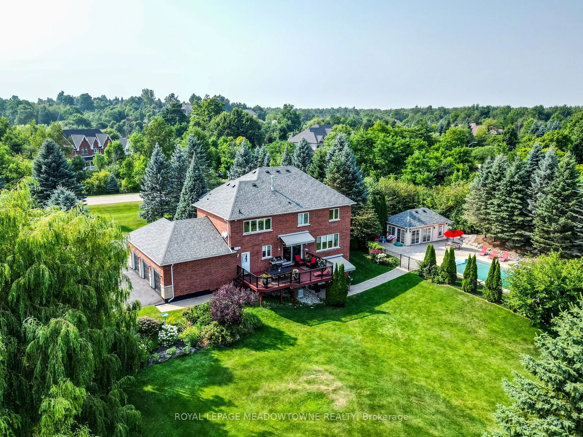 8 Deer Run Crescent