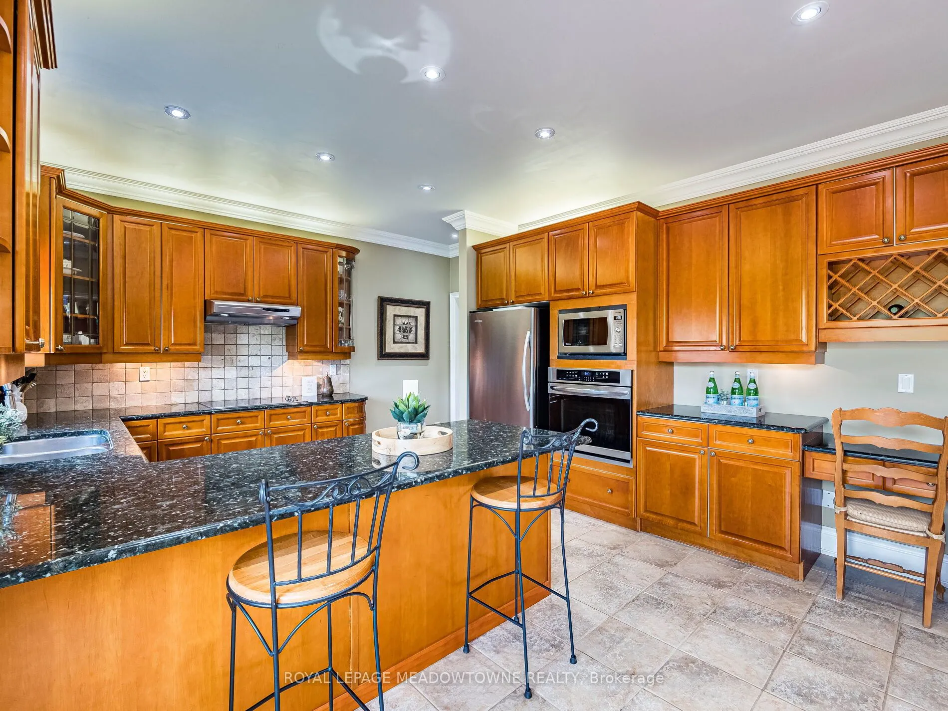 8 Deer Run Crescent